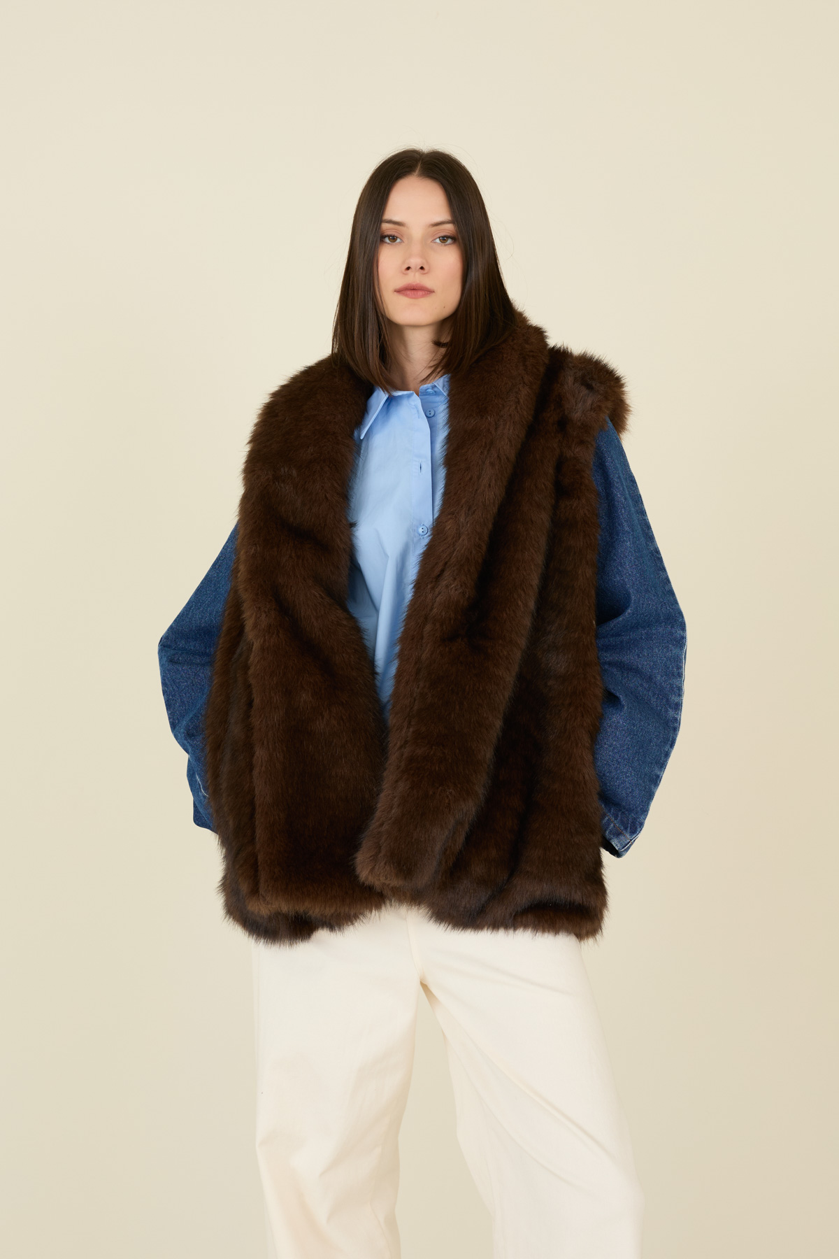 ecopelliccia-con-maniche-denim-f38x0613-34-webout.jpg