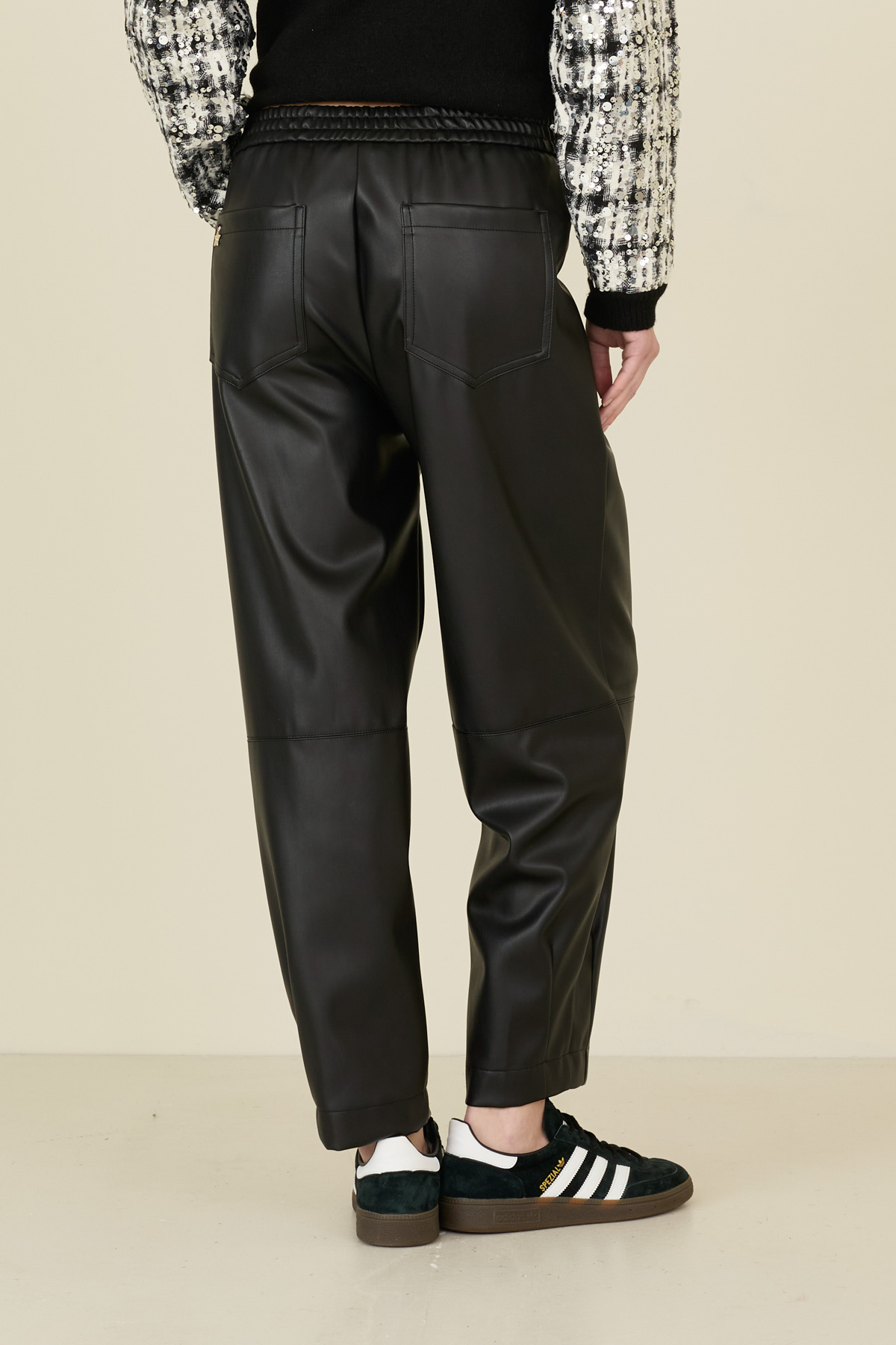 pantalone-in-ecopelle-w38s1026-01-webout.jpg