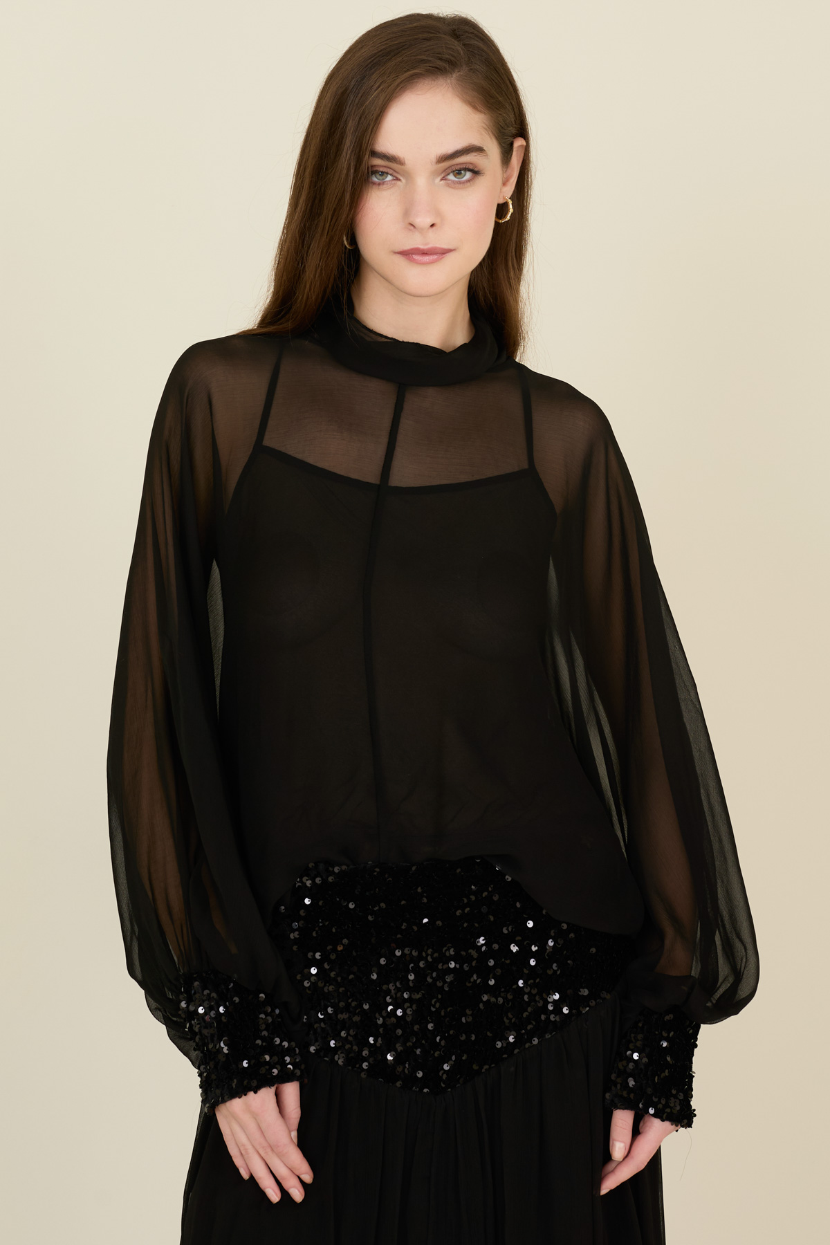 blusa-con-polsini-in-ciniglia-e-paillettes-f38x1440-01-webd.jpg