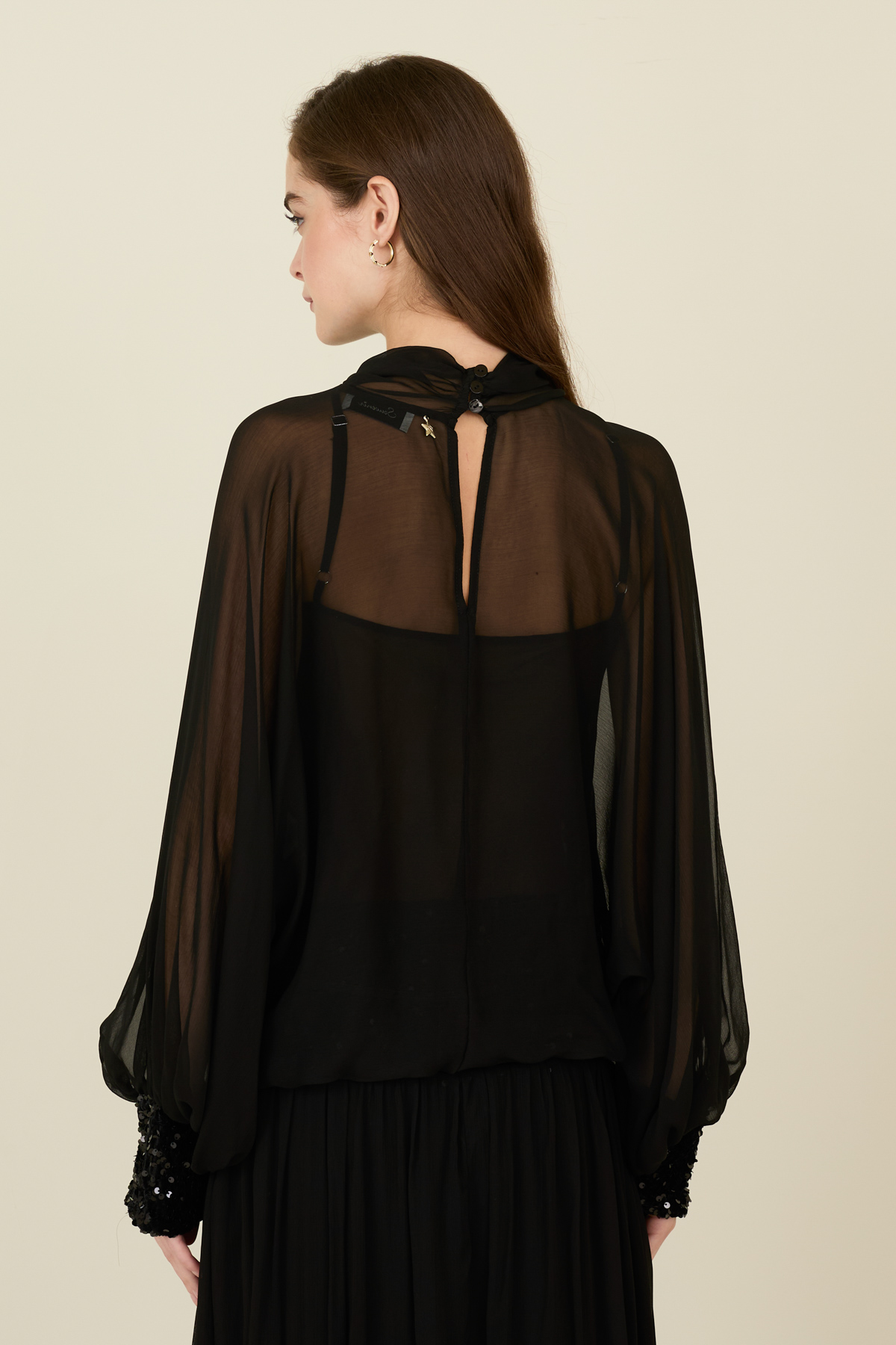 blusa-con-polsini-in-ciniglia-e-paillettes-f38x1440-01-webl.jpg