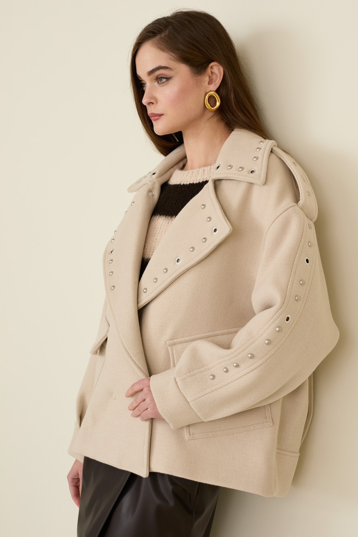 cappotto-con-borchie-m38f1191-51-webd.jpg