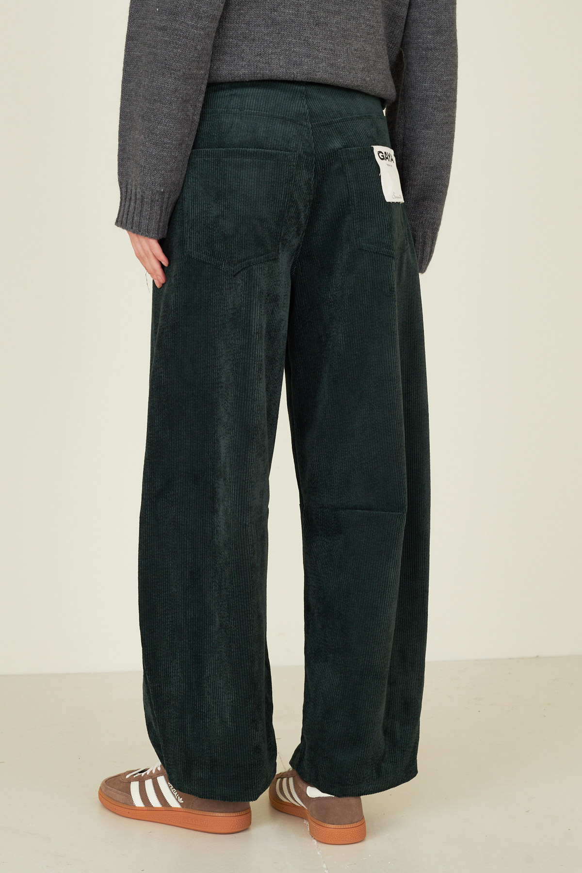 pantalone-gaya-in-velluto-m38f1397-52-webd.jpg