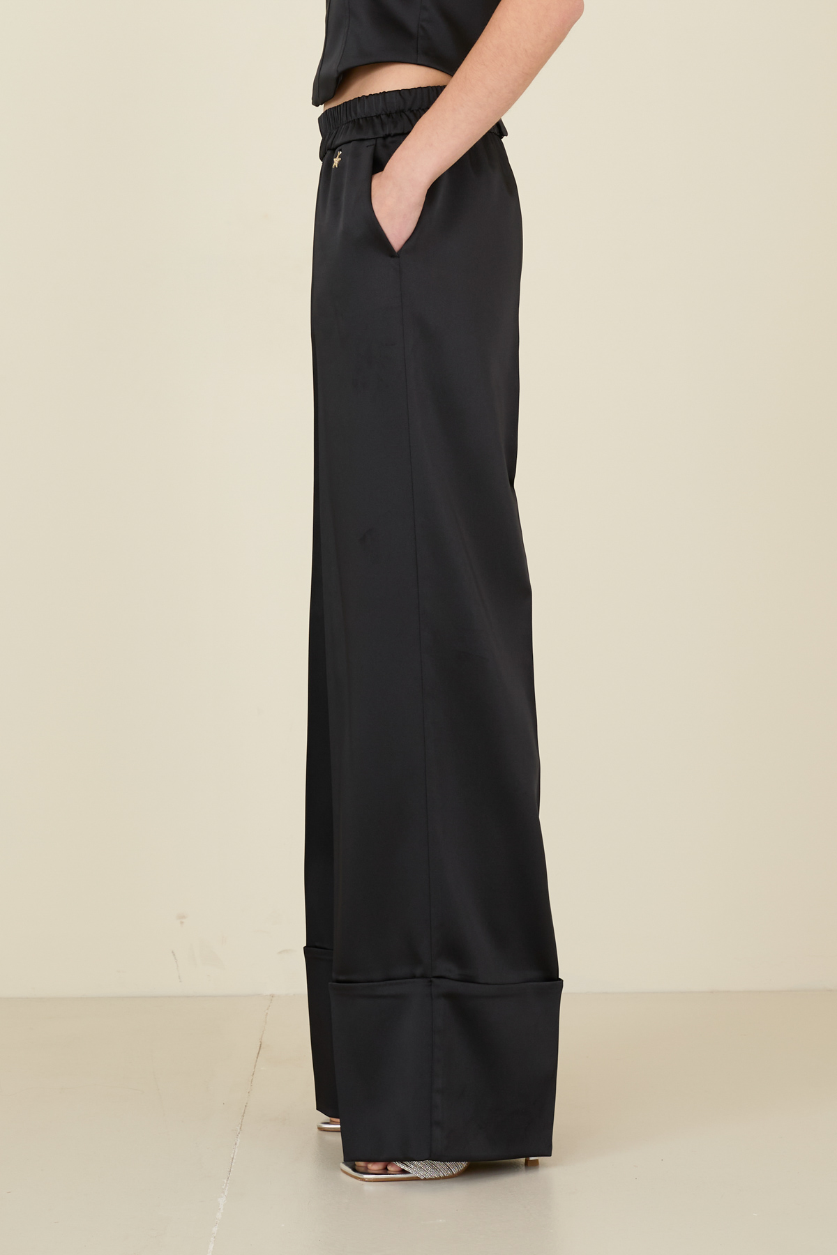 pantalone-in-raso-w38s1350-01-webd.jpg