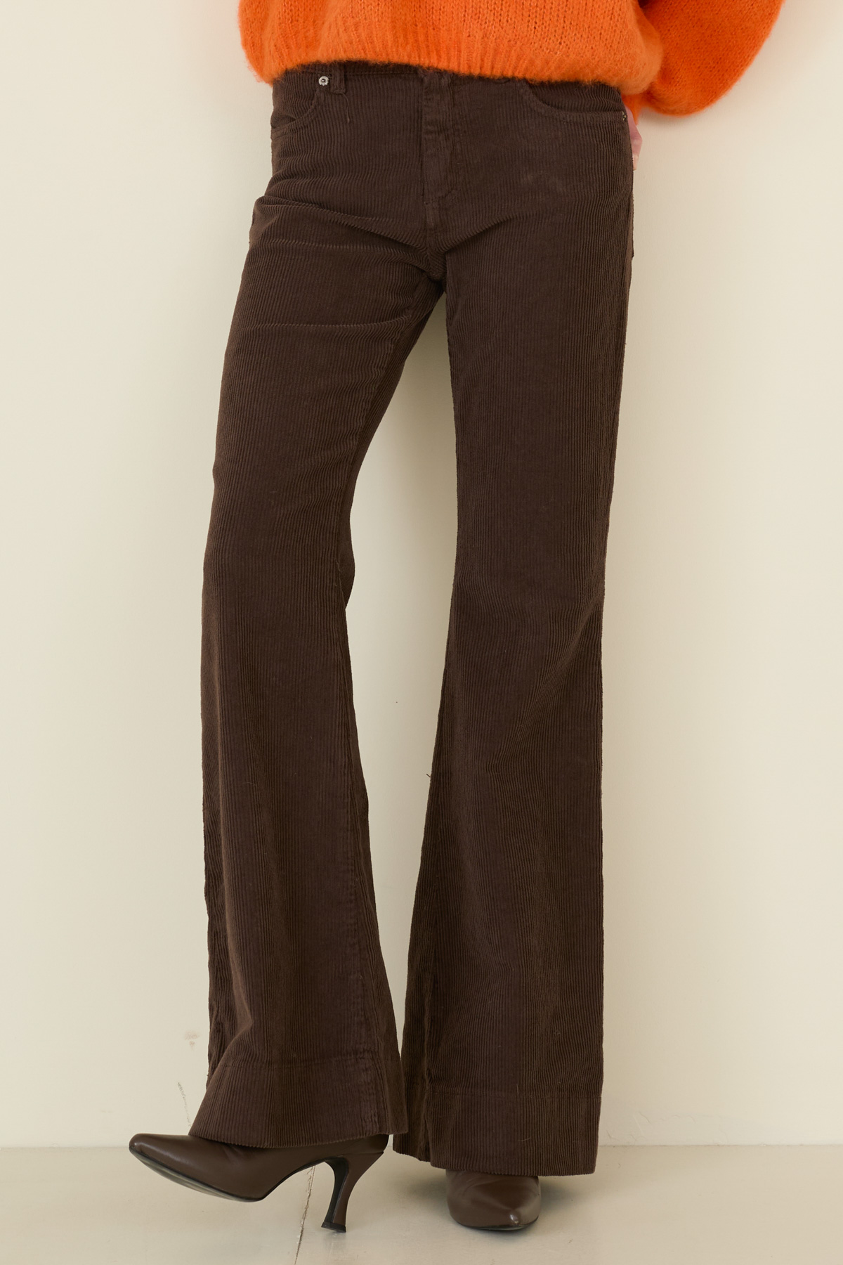 pantalone-in-velluto-a-costine-c38s0668-07-webout.jpg