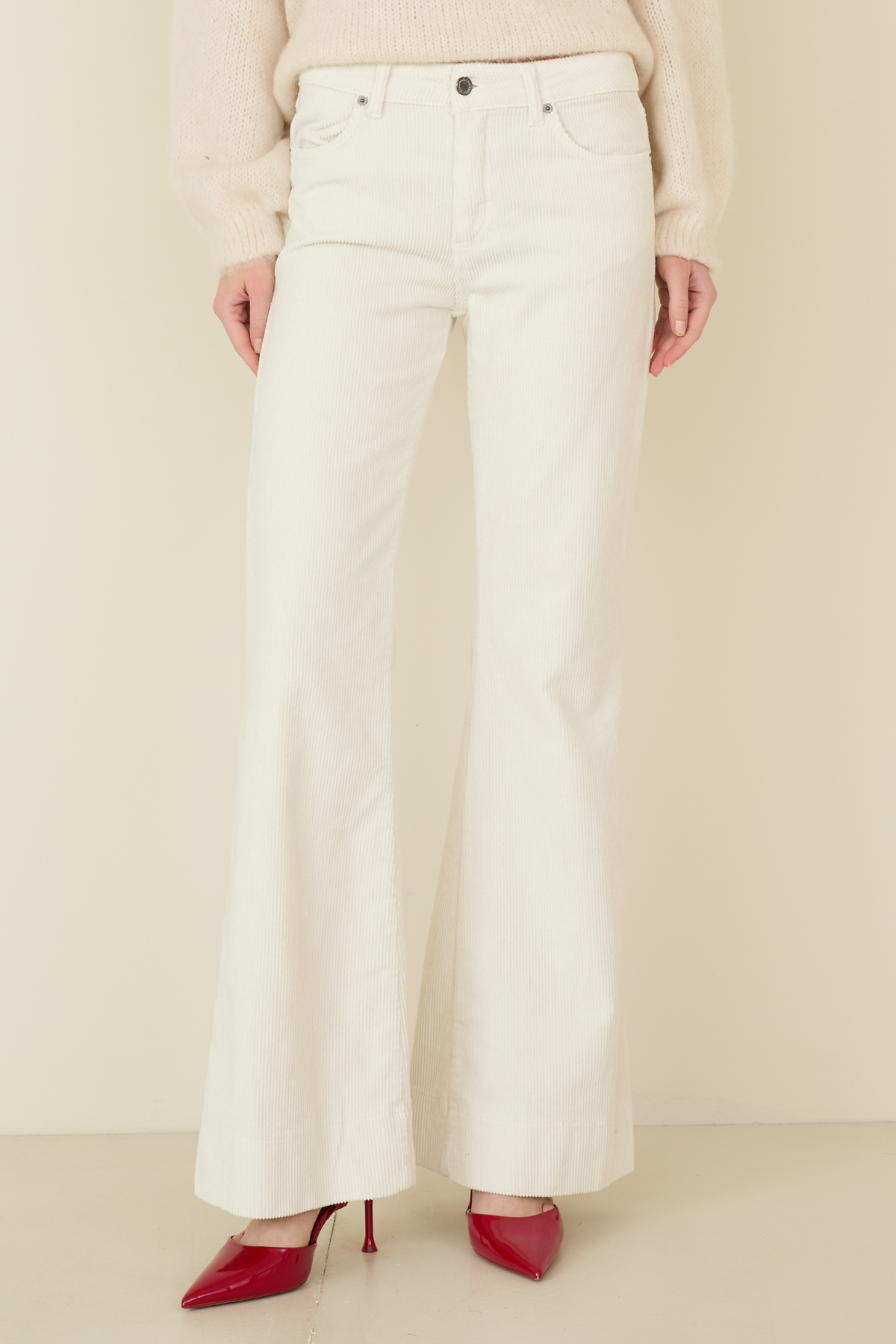 pantalone-in-velluto-a-costine-c38s0668-143-webout.jpg