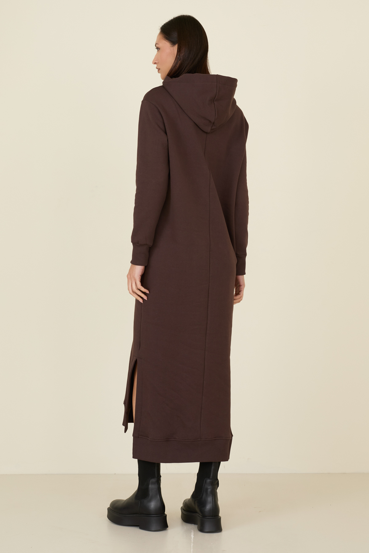 abito-lungo-con-cappuccio-m38f1611-07-webf.jpg
