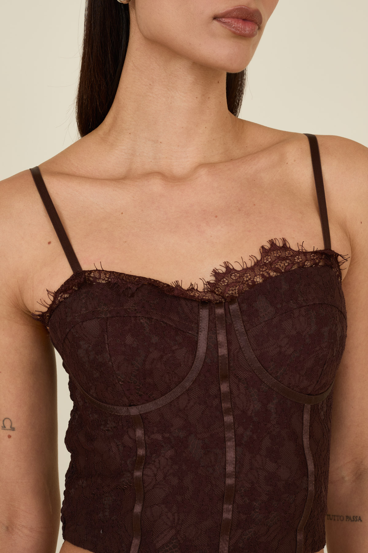 corpetto-in-pizzo-f38x1603-07-webd.jpg