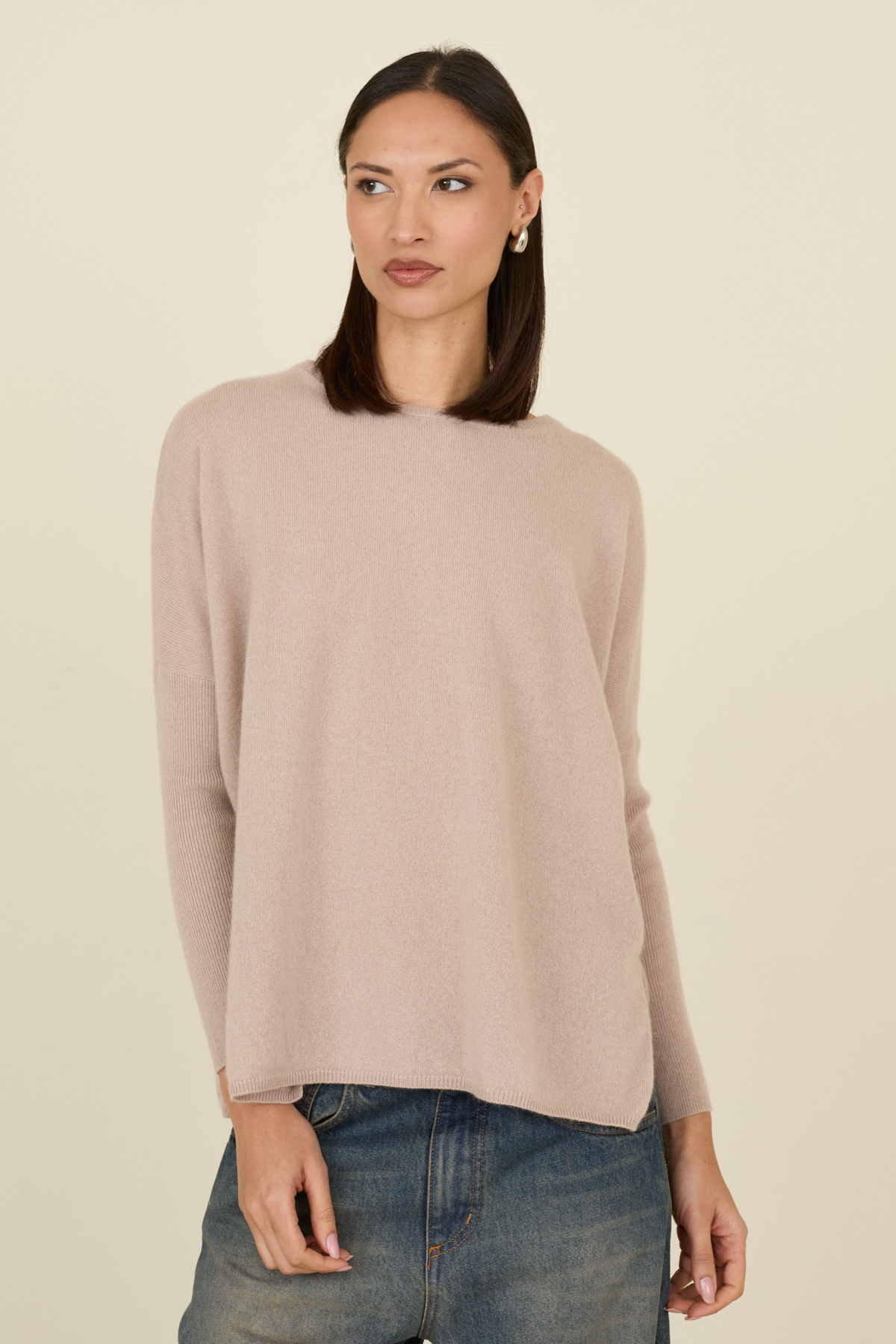 magalia-in-cashmere-b38d1566-72-webout.jpg