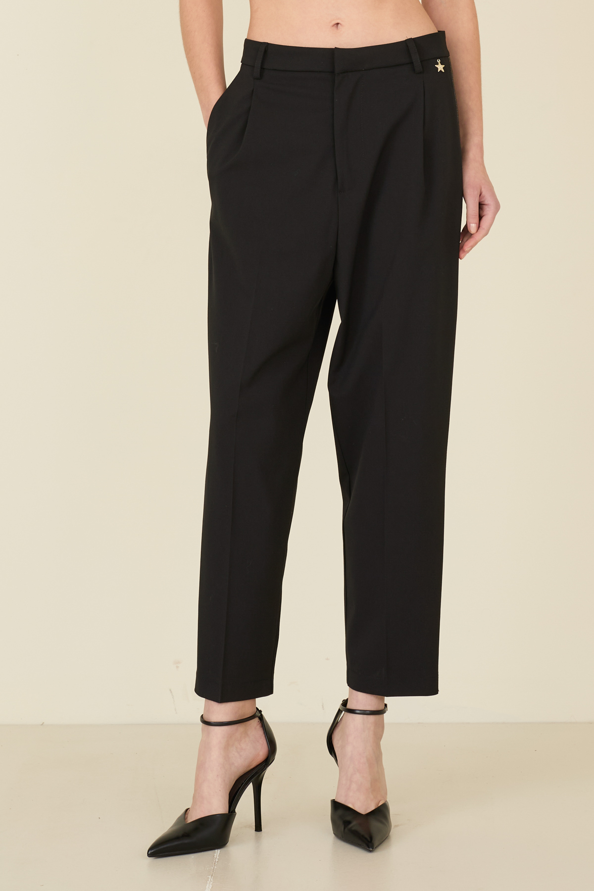 pantalone-con-bande-laterali-m38f1519-01-webout.jpg