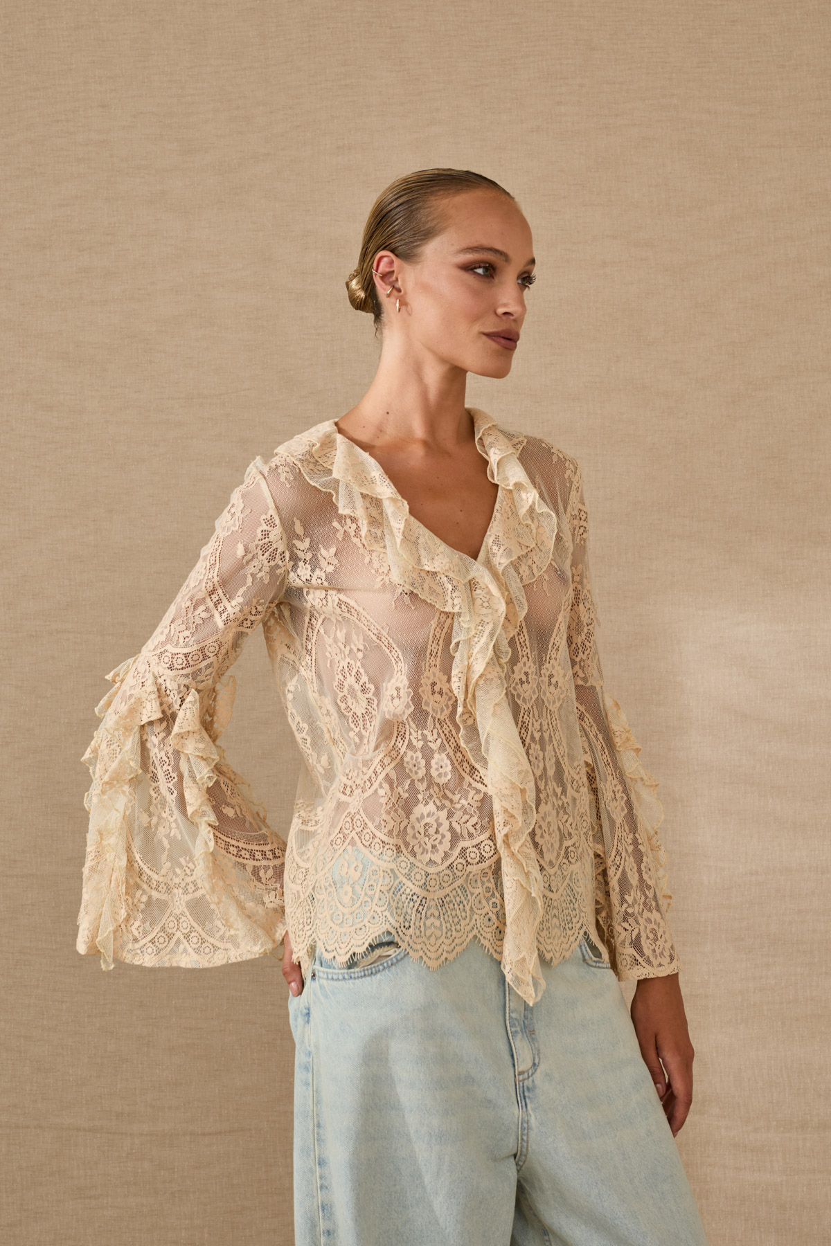 blusa-in-pizzo-m39f0143-24-webout.jpg