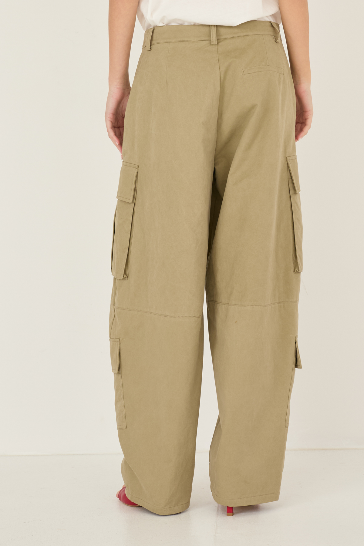 pantalone-cargo-in-cotone-con-tasche-m39f0726-358-webf.jpg