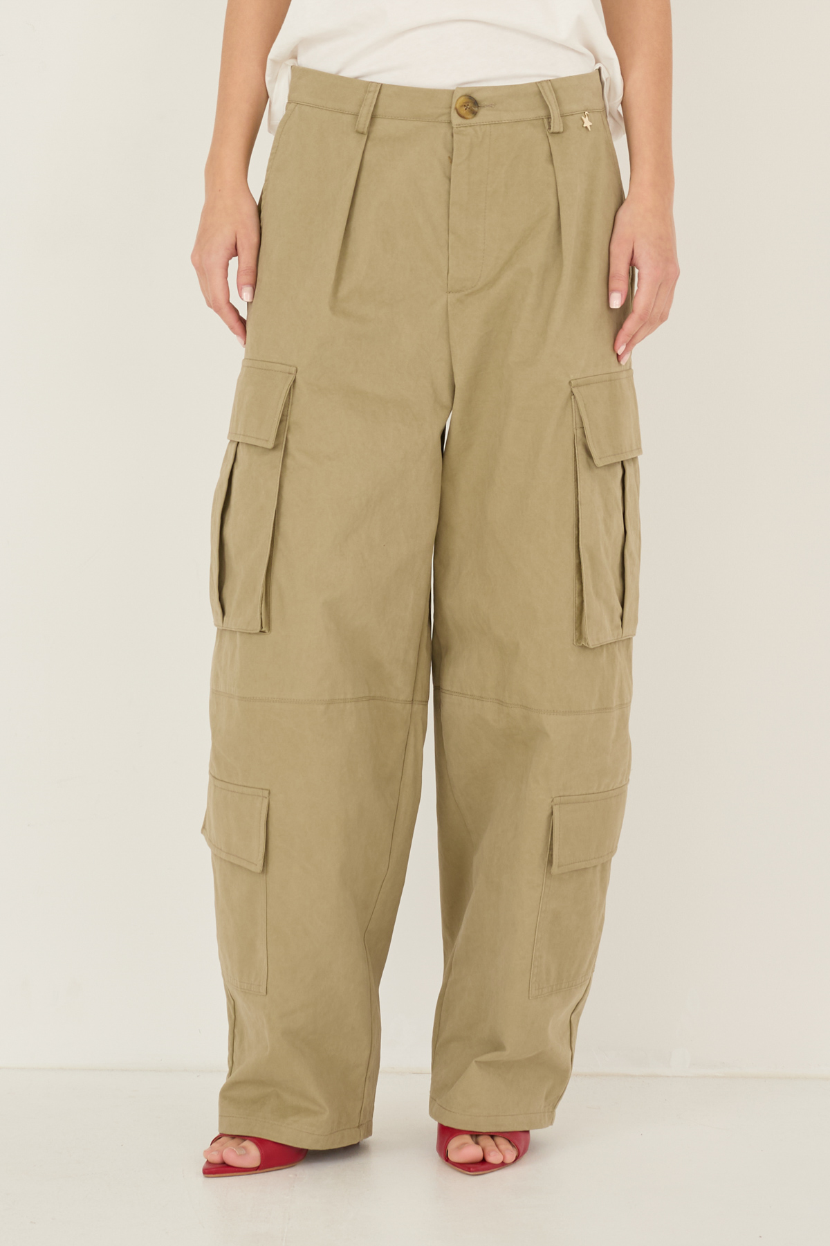 pantalone-cargo-in-cotone-con-tasche-m39f0726-358-webout.jpg
