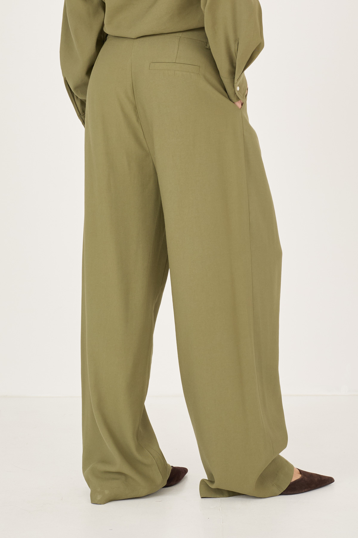 pantalone-con-riprese-s39m0799-14-webd.jpg