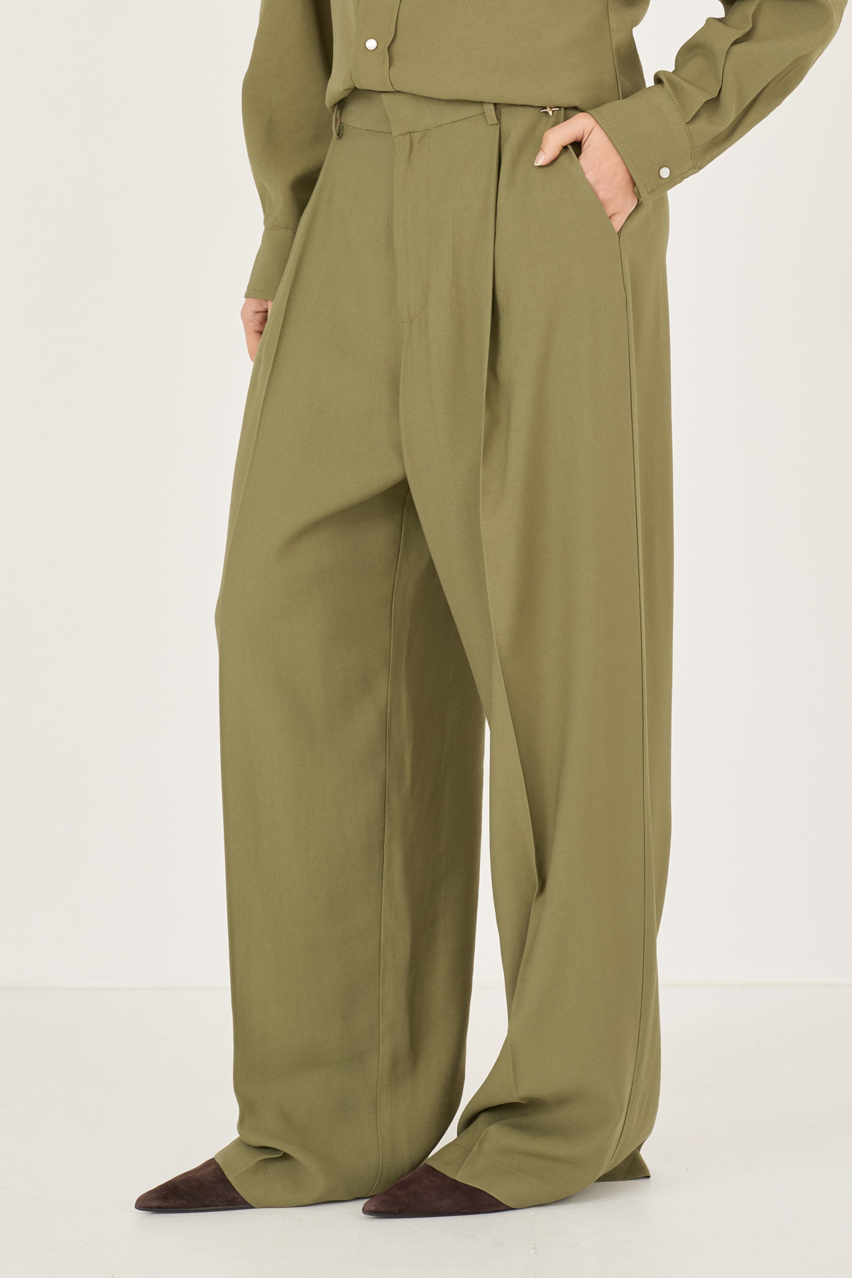 pantalone-con-riprese-s39m0799-14-webout.jpg