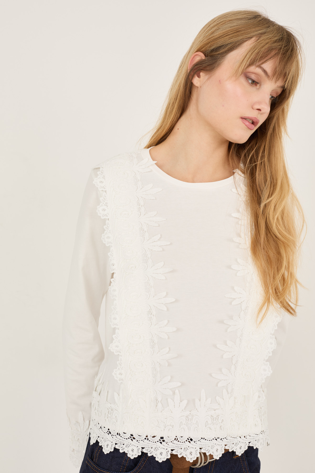 t-shirt-in-cotone-con-inserti-macrame-s39m0745-02-webd.jpg