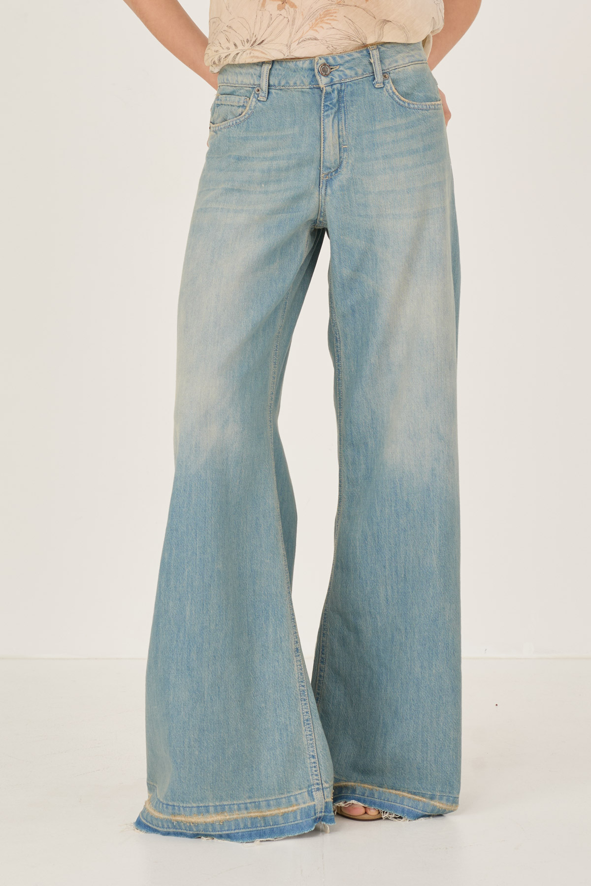 denim-delave-con-fondo-sfrangiato-c39s0791-11-webout.jpg
