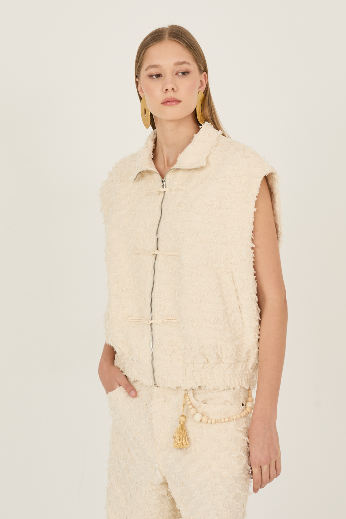 gilet-sfrangiato-con-alamari-m39f1292-10-webd.jpg