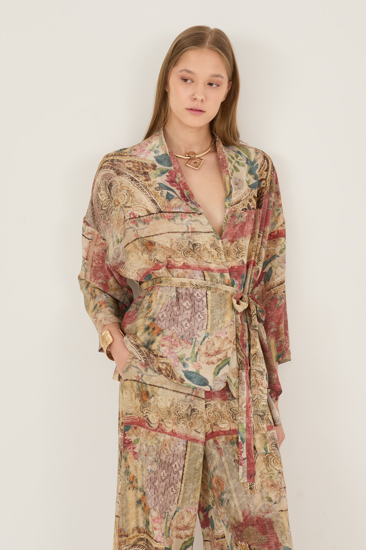 kimono-in-viscosa-s39m1408-132-webout.jpg