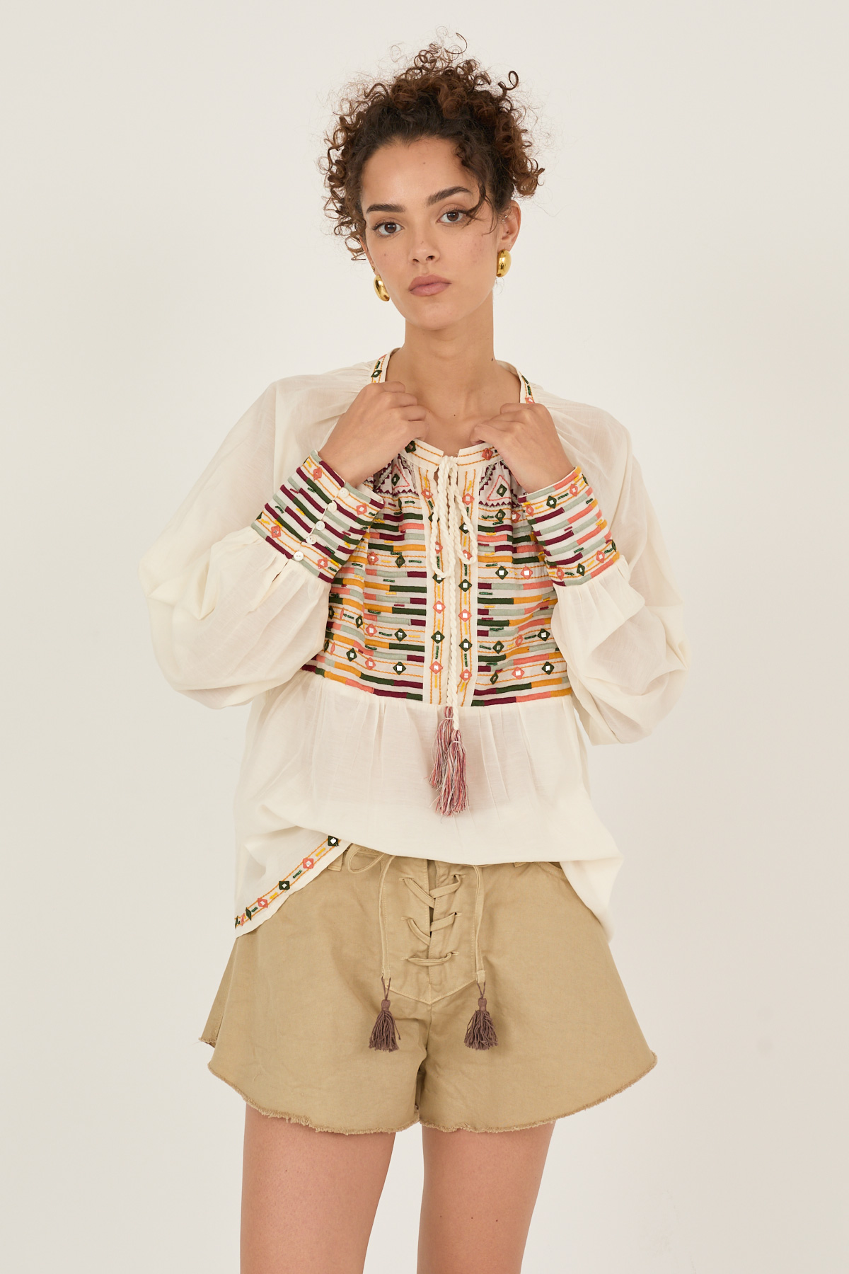 camicia-con-applicazioni-x39k1493-34-webd.jpg