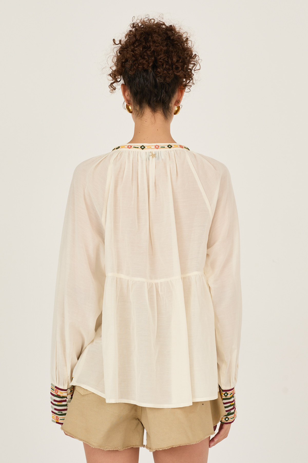 camicia-con-applicazioni-x39k1493-34-webf.jpg