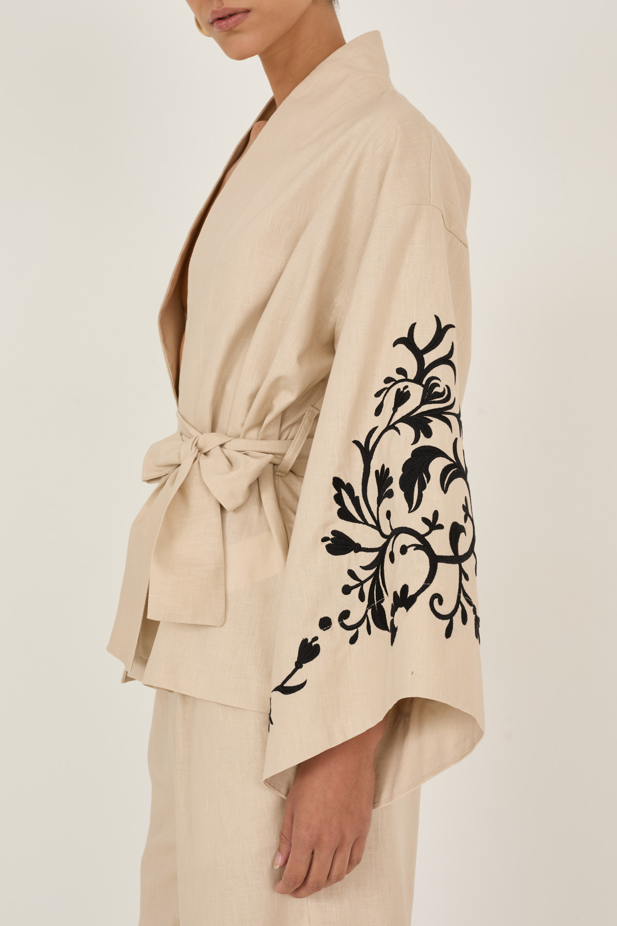 kimono-in-cotone-e-lino-con-ricami-m39f1753-76-webf.jpg
