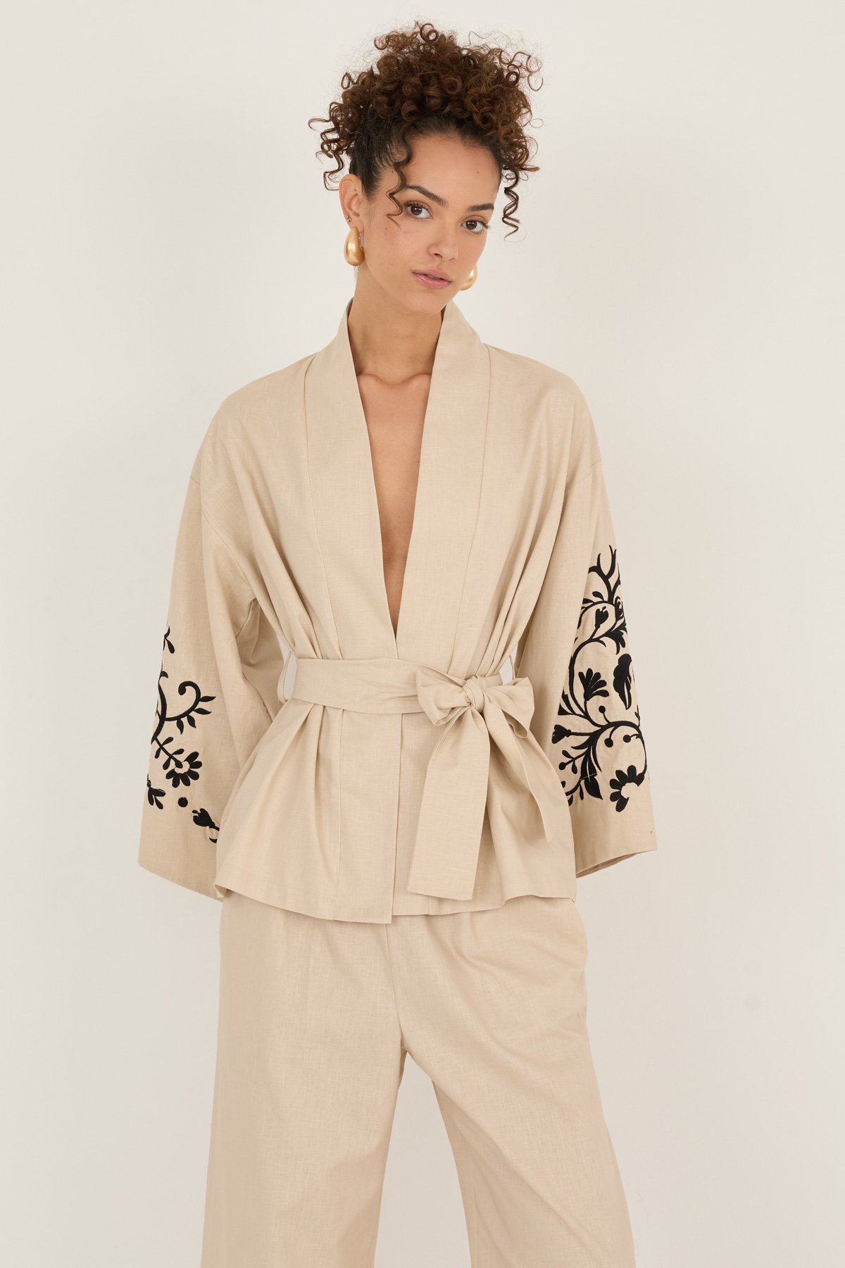 kimono-in-cotone-e-lino-con-ricami-m39f1753-76-webout.jpg