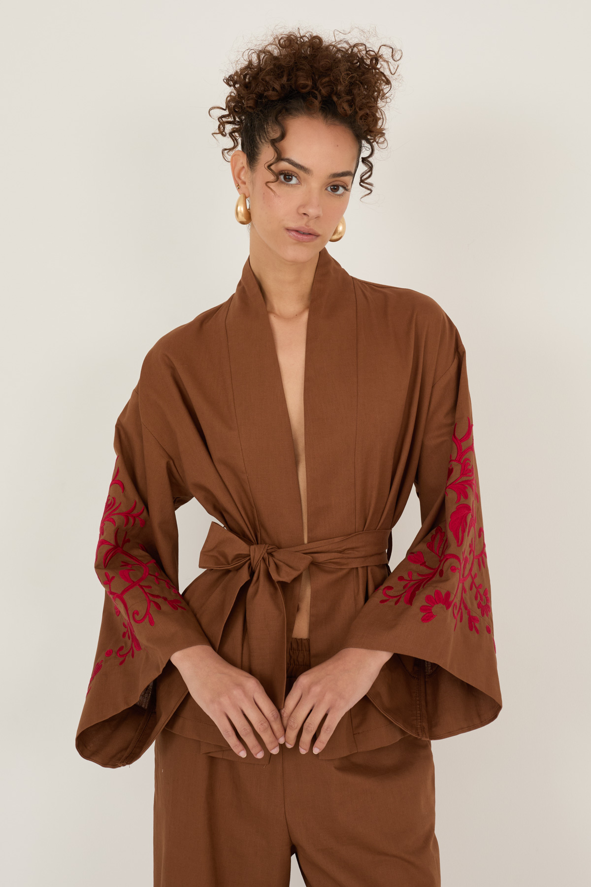 kimono-in-cotone-e-lino-con-ricami-m39f1753-98-weba.jpg