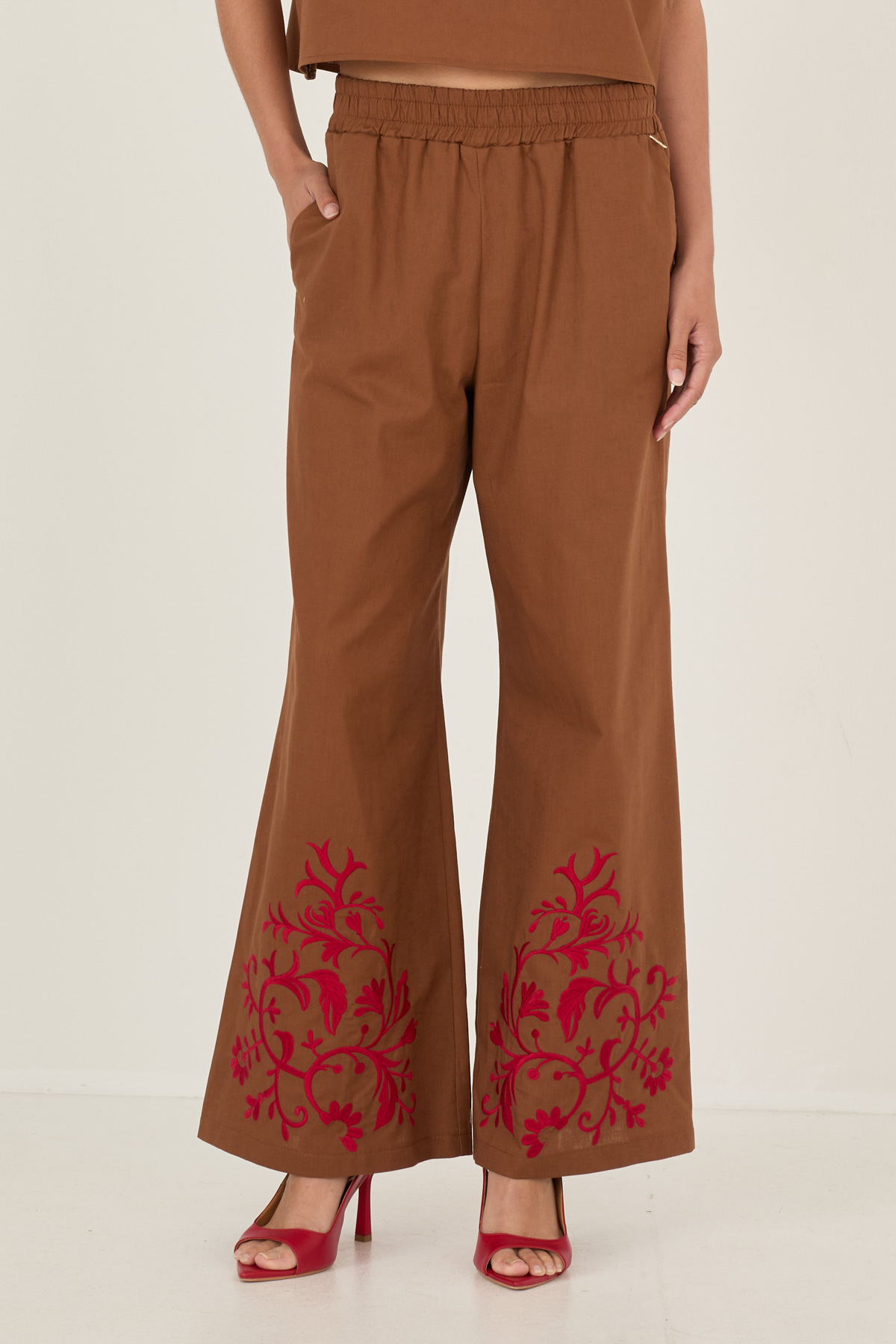 pantalone-in-cotone-e-lino-con-ricami-m39f1755-98-webout.jpg