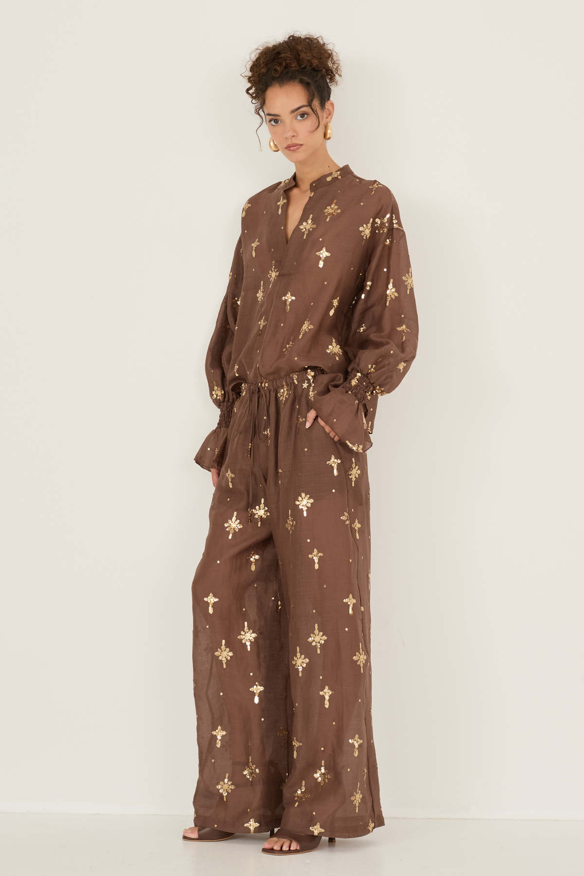 pantalone-in-viscosa-con-ricami-paillettes-s39m1155-07-weba.jpg