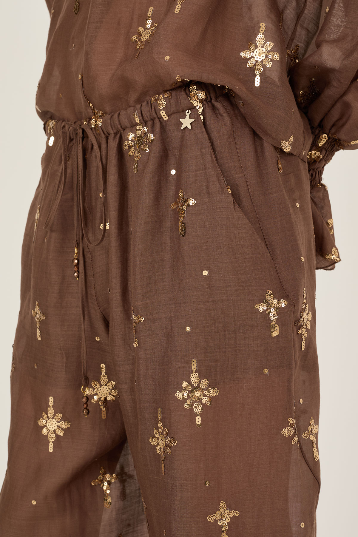 pantalone-in-viscosa-con-ricami-paillettes-s39m1155-07-webd.jpg
