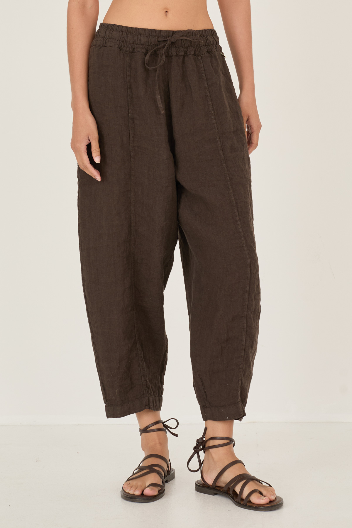 pantalone-leggero-in-lino-l39y1567-07-webout.jpg