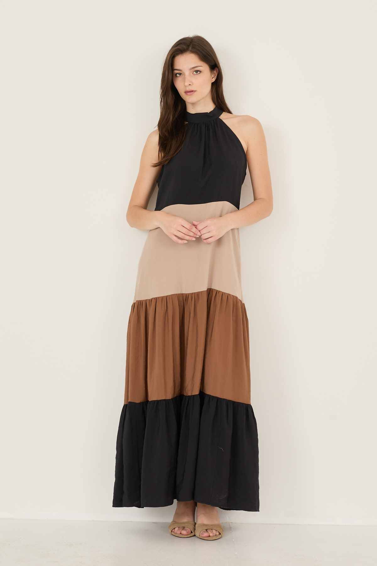 abito-a-balze-s39m1885-01-weba.jpg
