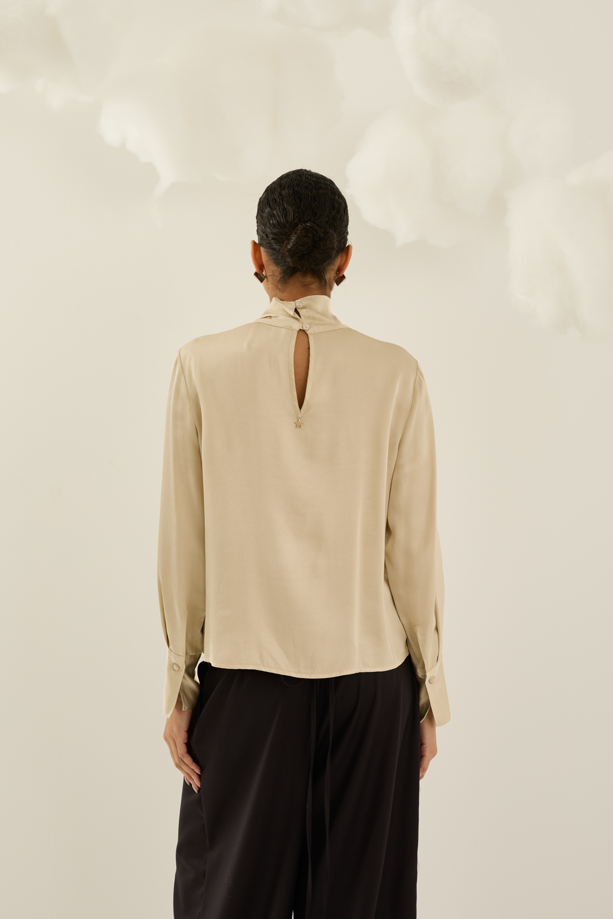 blusa-a-collo-alto-w40f0017-556-webf.jpg