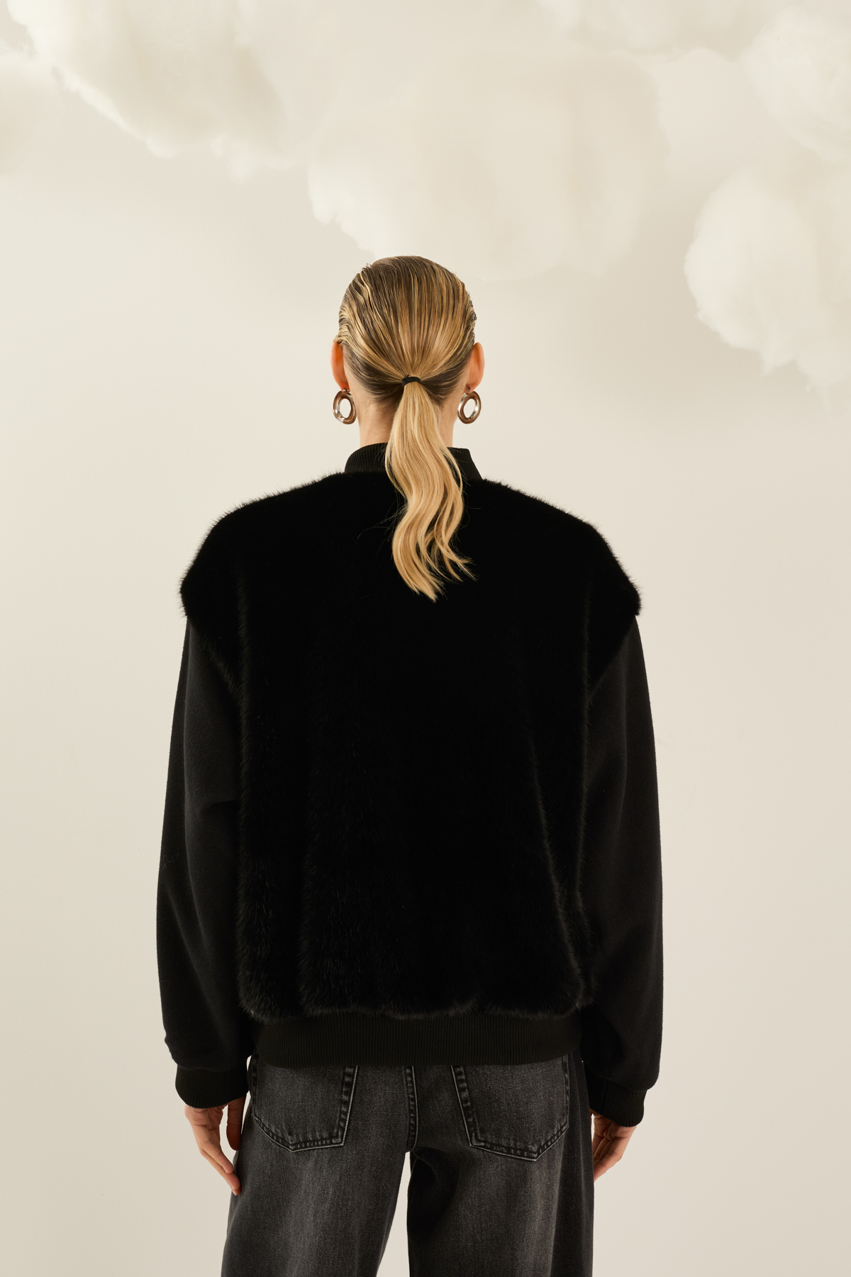 bomber-in-ecopelliccia-con-maniche-in-panno-d40v0060-01-webl.jpg