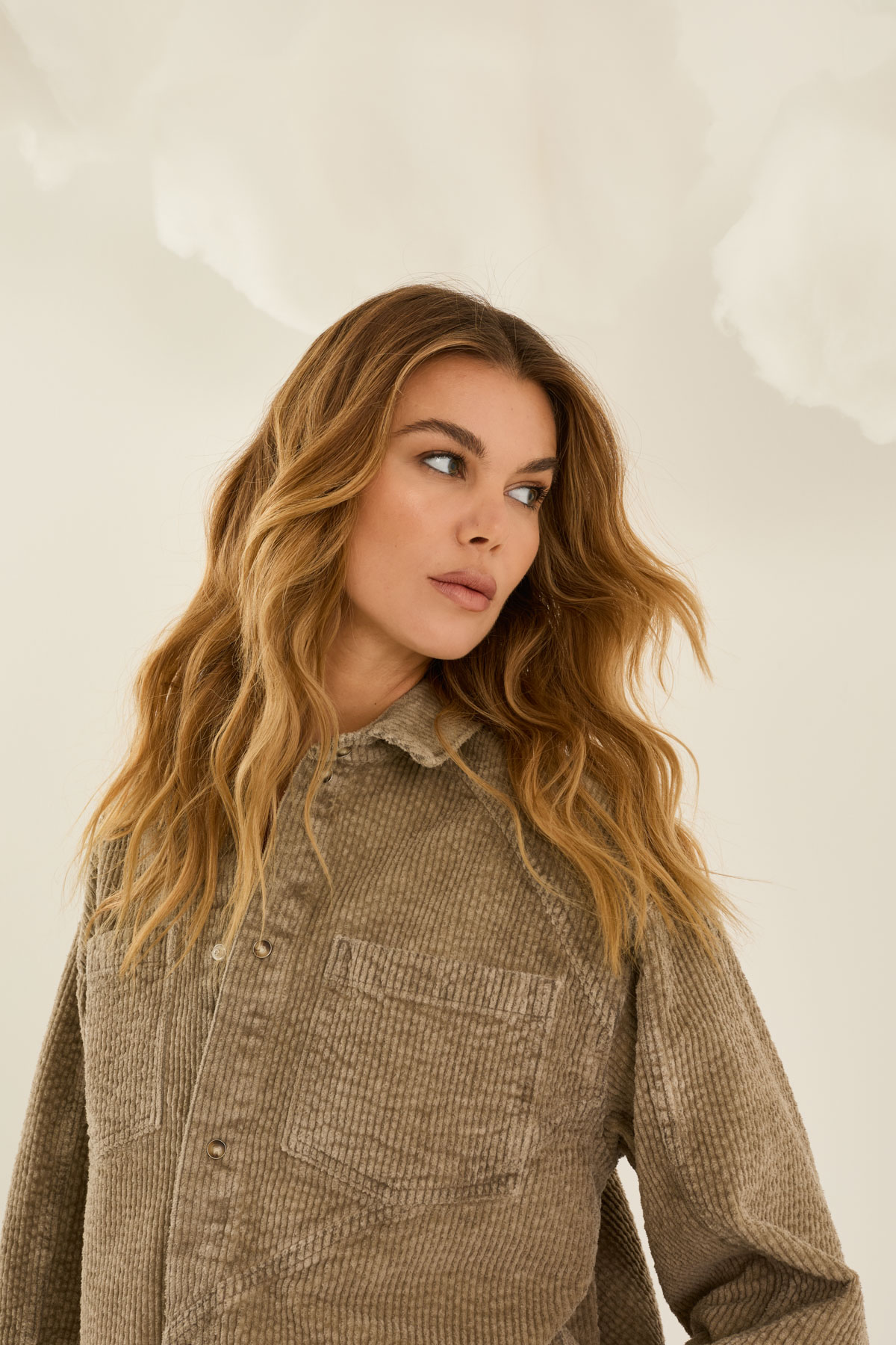 camicia-in-velluto-a-coste-m40g0015-226-webd.jpg