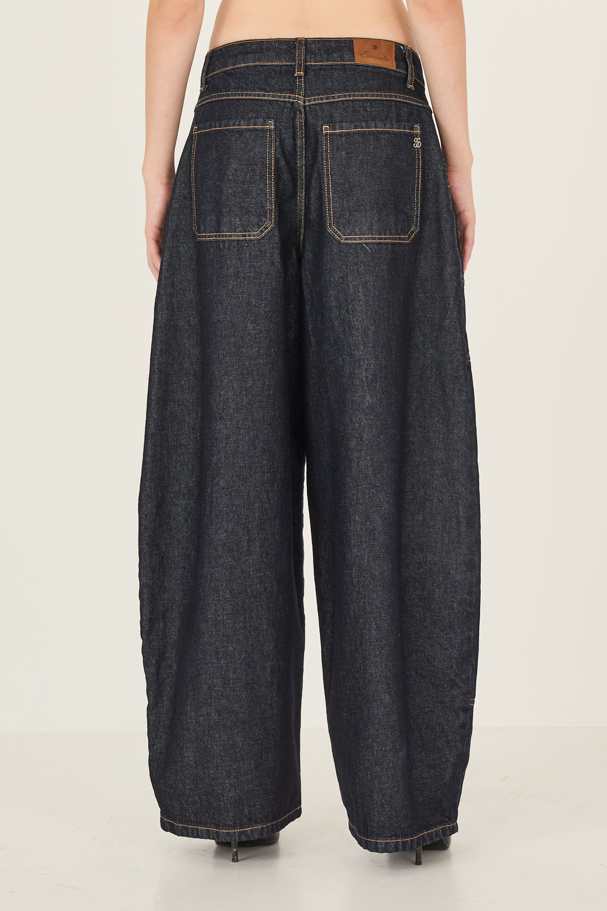 denim-lavaggio-scuro-con-cuciture-a-contrasto-c40s0502-11-webf.jpg