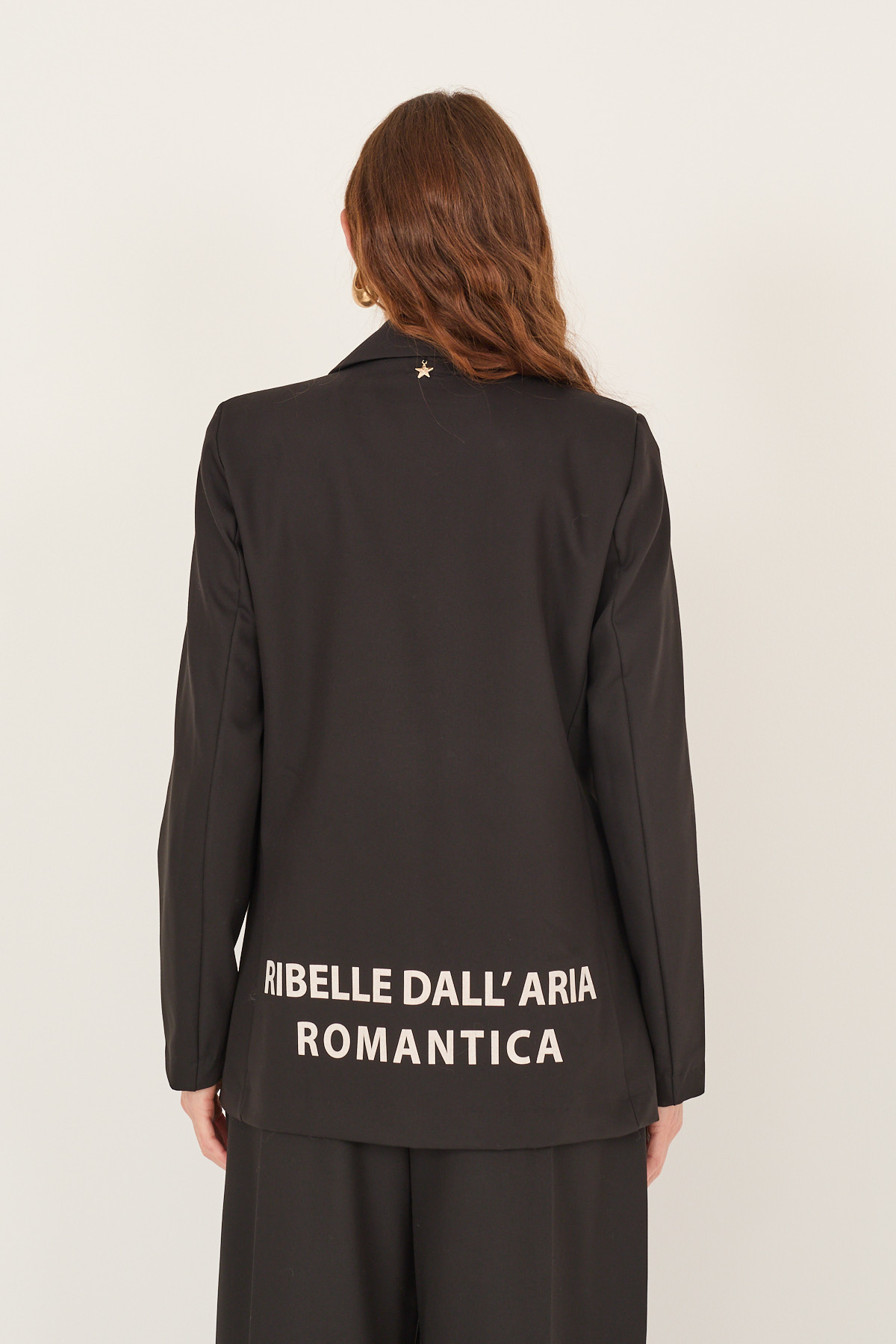 giacca-con-stampa-sul-retro-d40n0646-01-webout.jpg