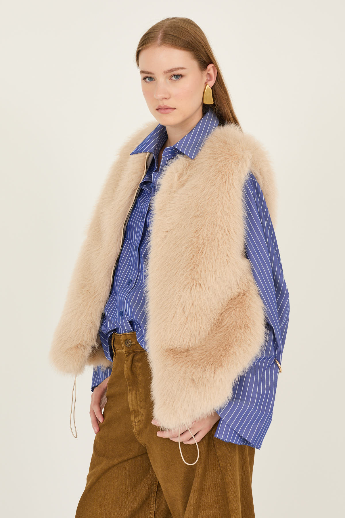 gilet-in-ecopelliccia-s40m0599-76-webd.jpg