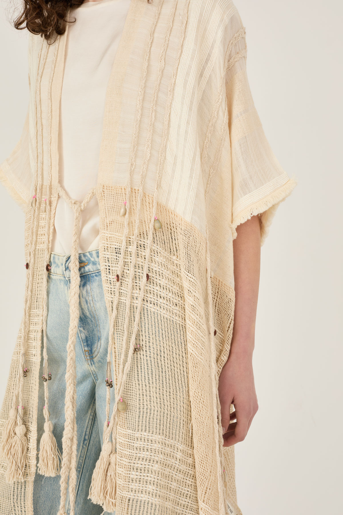 kimono-in-tessuto-lavorato-con-applicazione-perline-a39p1166-205-webout.jpg