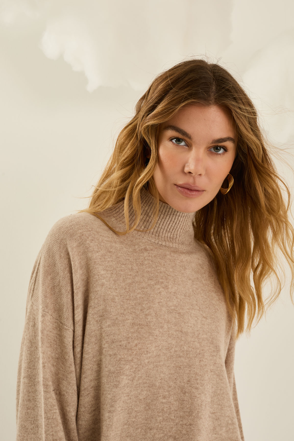 maglia-a-collo-alto-in-lana-b40d0206-225-webout.jpg