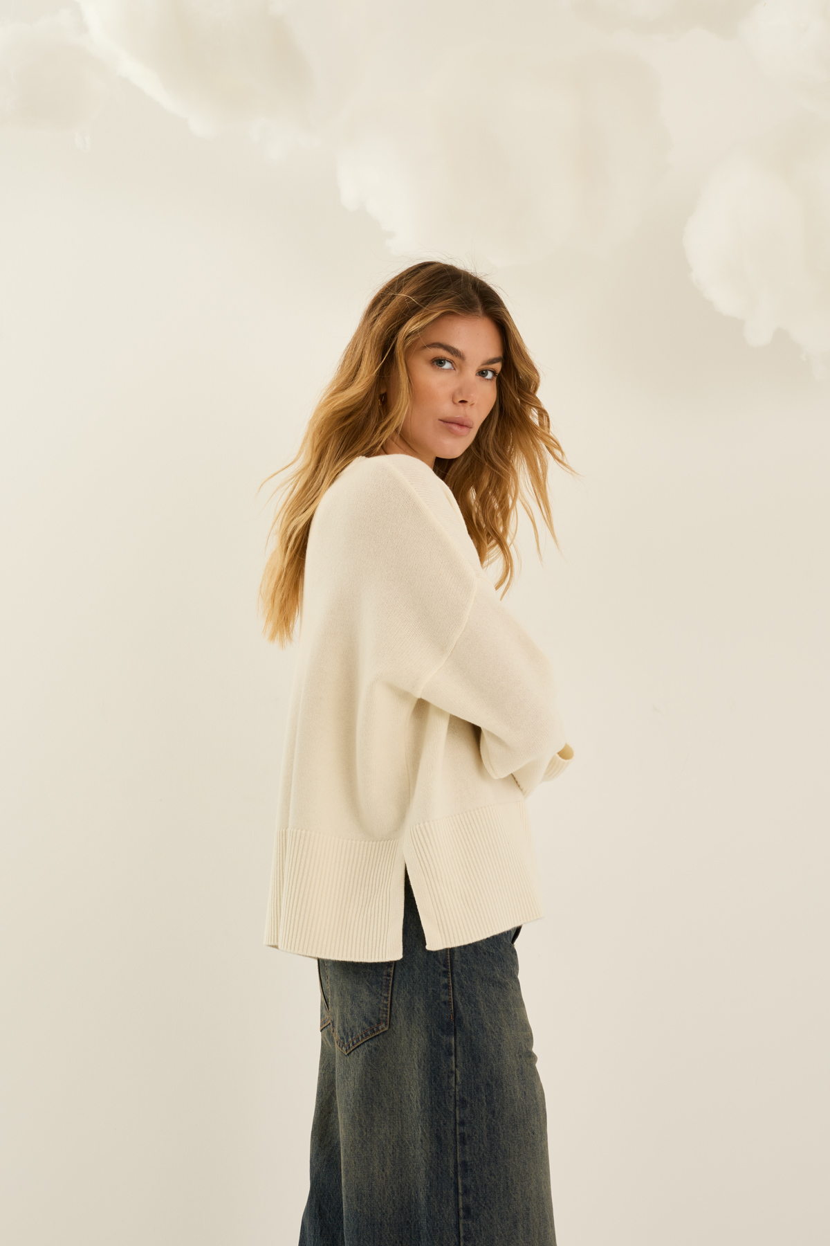 maglia-con-spacchi-laterali-b40d0217-51-weba.jpg