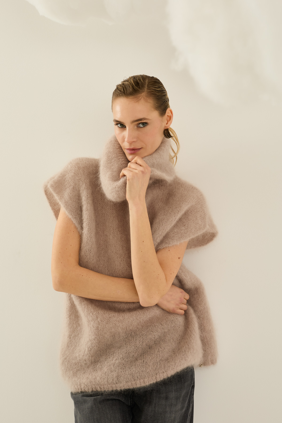 maglia-in-mohair-con-collo-a-cratere-c40l0279-226-webd.jpg