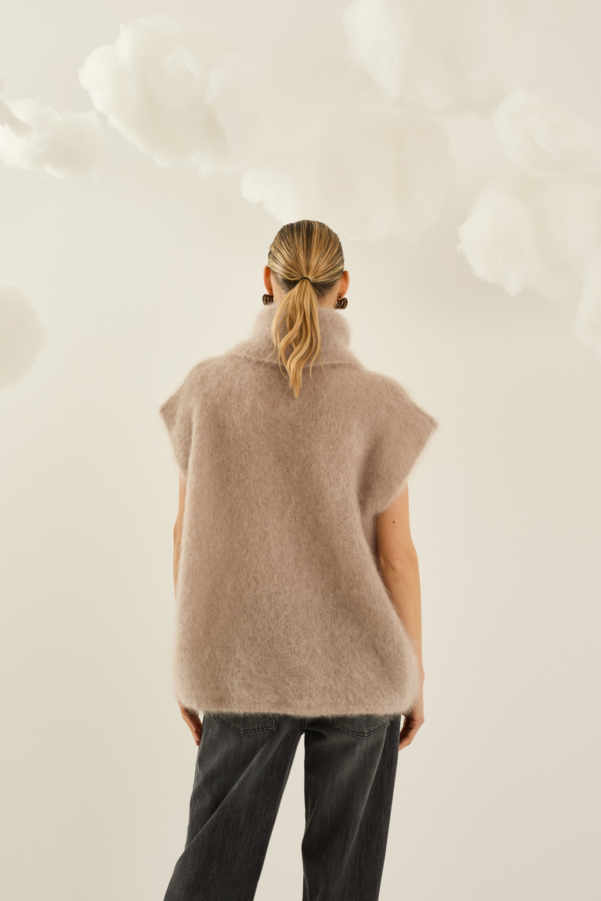 maglia-in-mohair-con-collo-a-cratere-c40l0279-226-webl.jpg