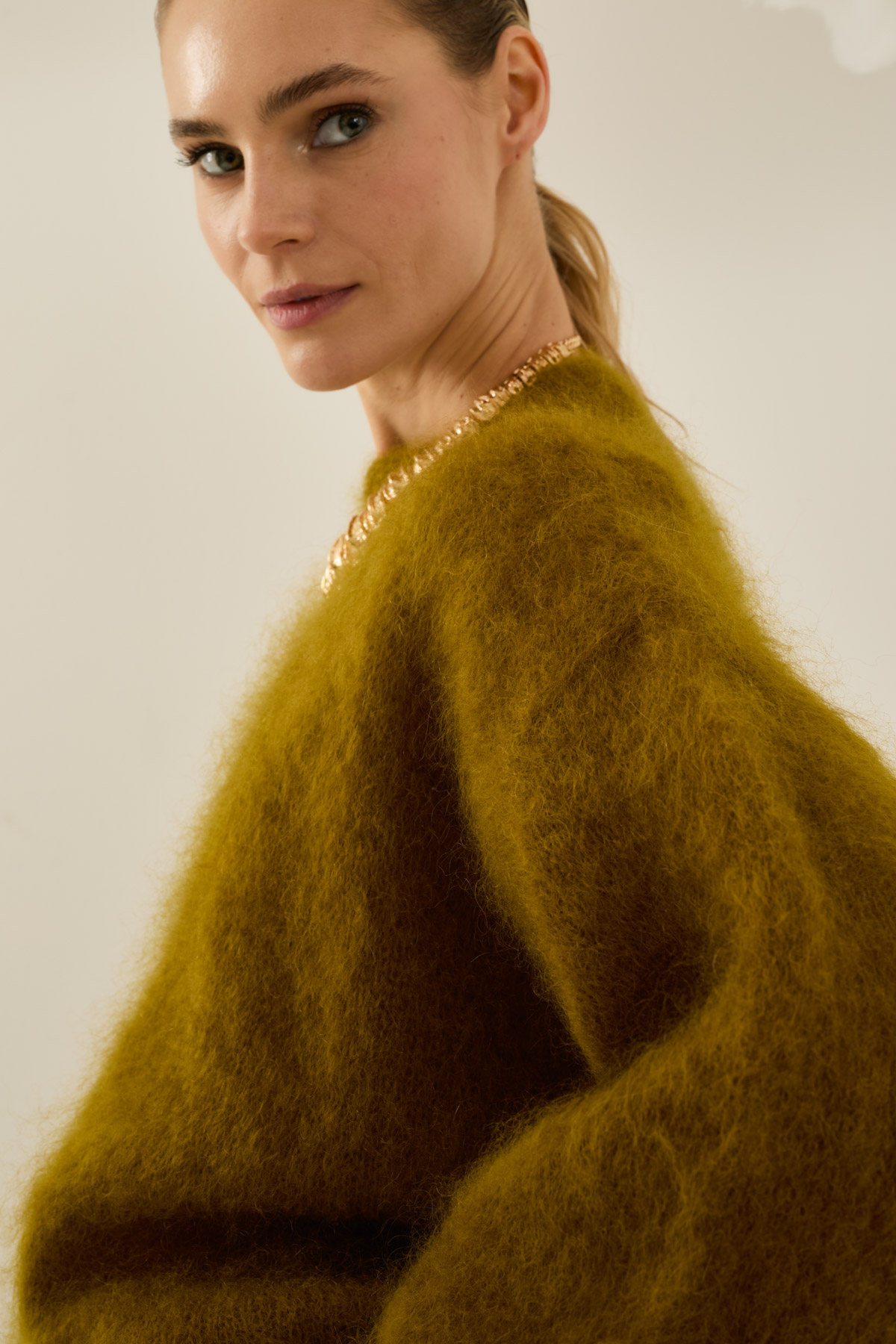 maglia-morbida-in-mohair-c40l0282-177-webd.jpg