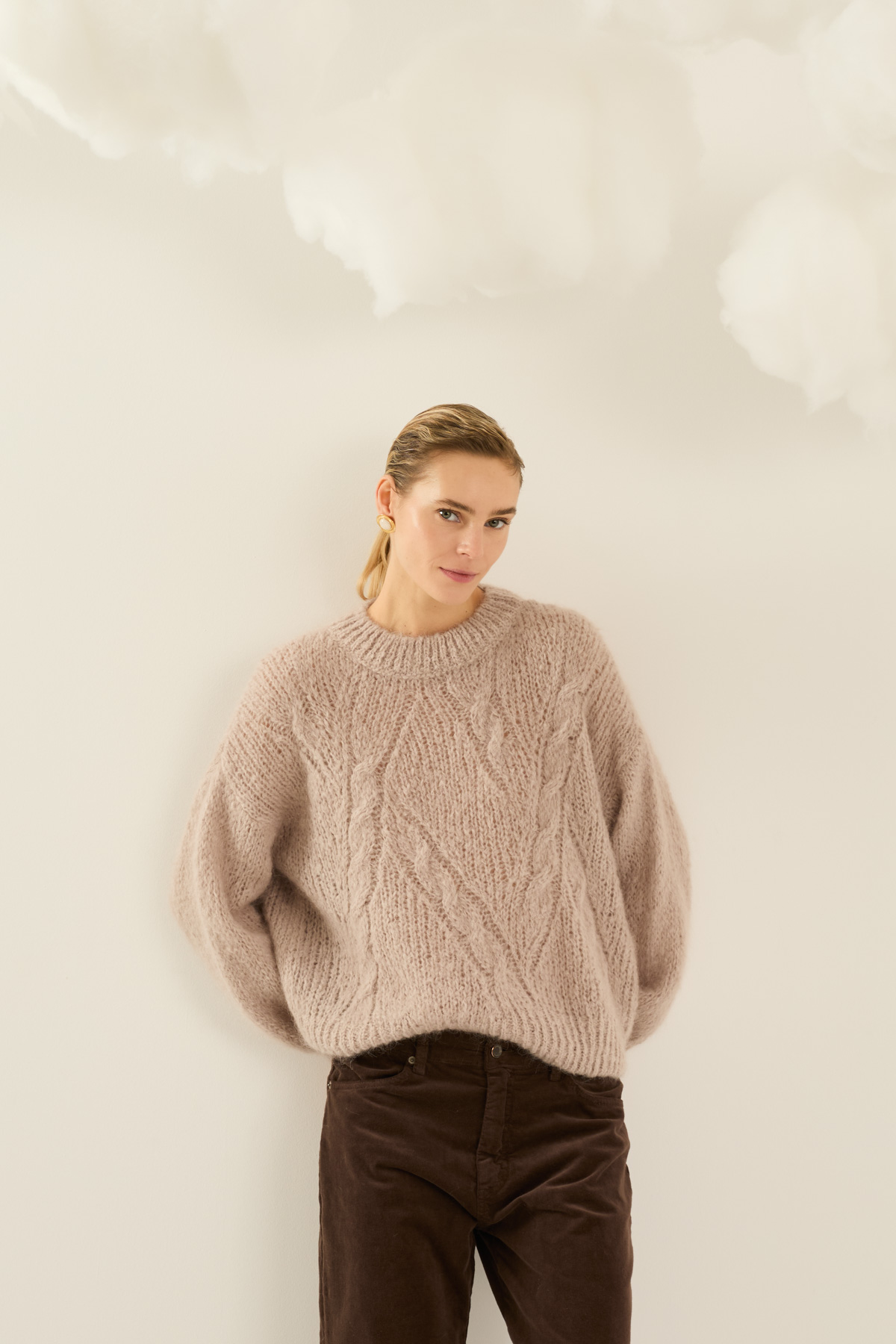 morbida-maglia-in-mohair-con-trecce-c40l0284-226-webout.jpg