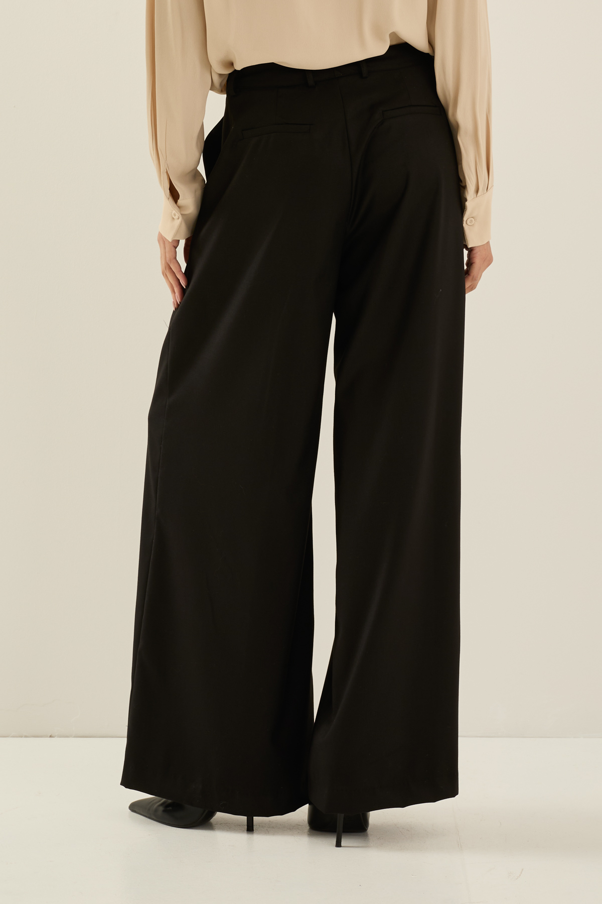 pantalone-a-palazzo-in-misto-viscosa-d40n0396-01-webf.jpg