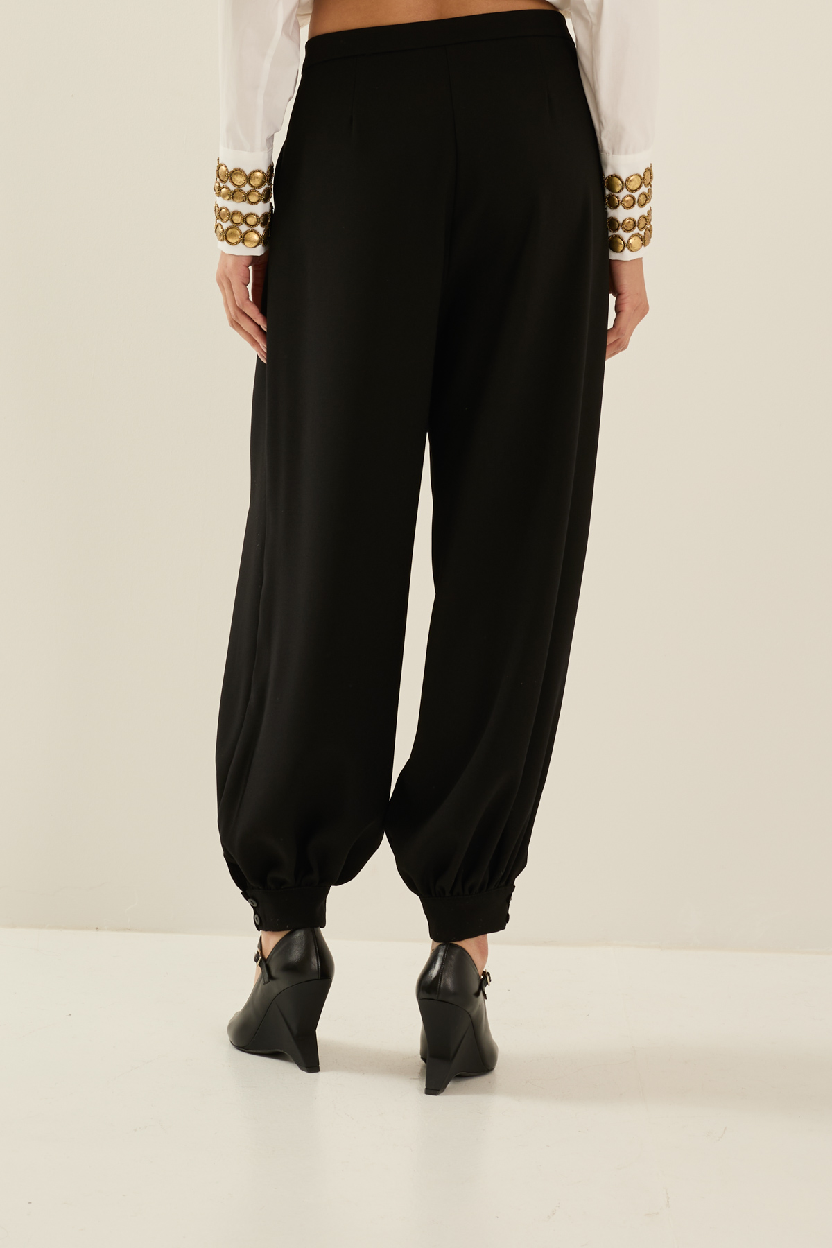 pantalone-con-polsino-alla-caviglia-m40f0133-01-webf.jpg