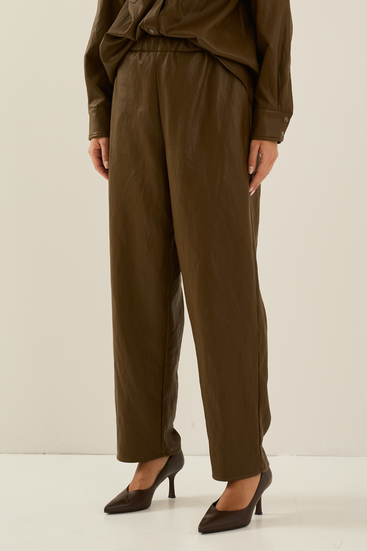 pantalone-in-ecopelle-s40m0252-177-webd.jpg
