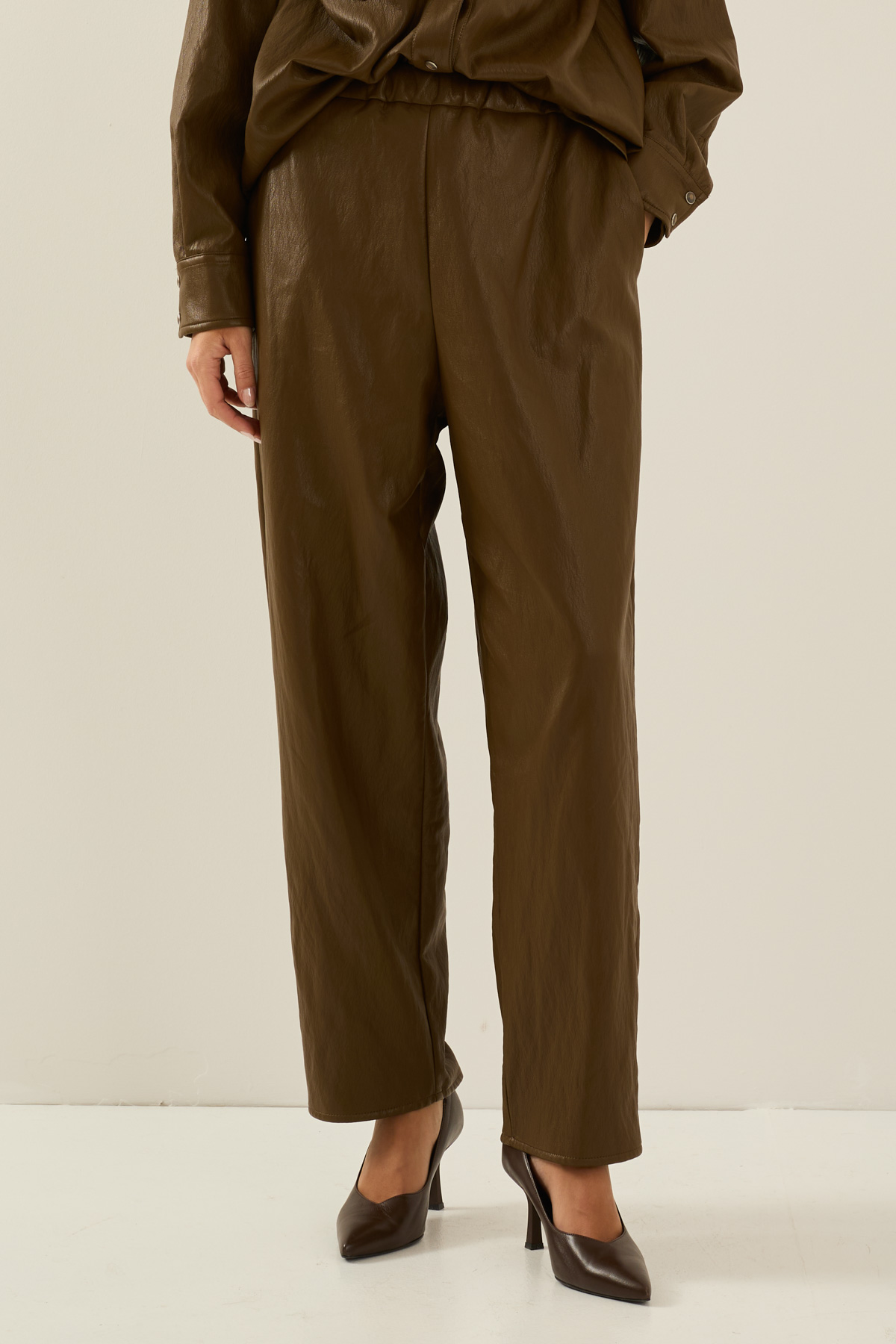 pantalone-in-ecopelle-s40m0252-177-webout.jpg