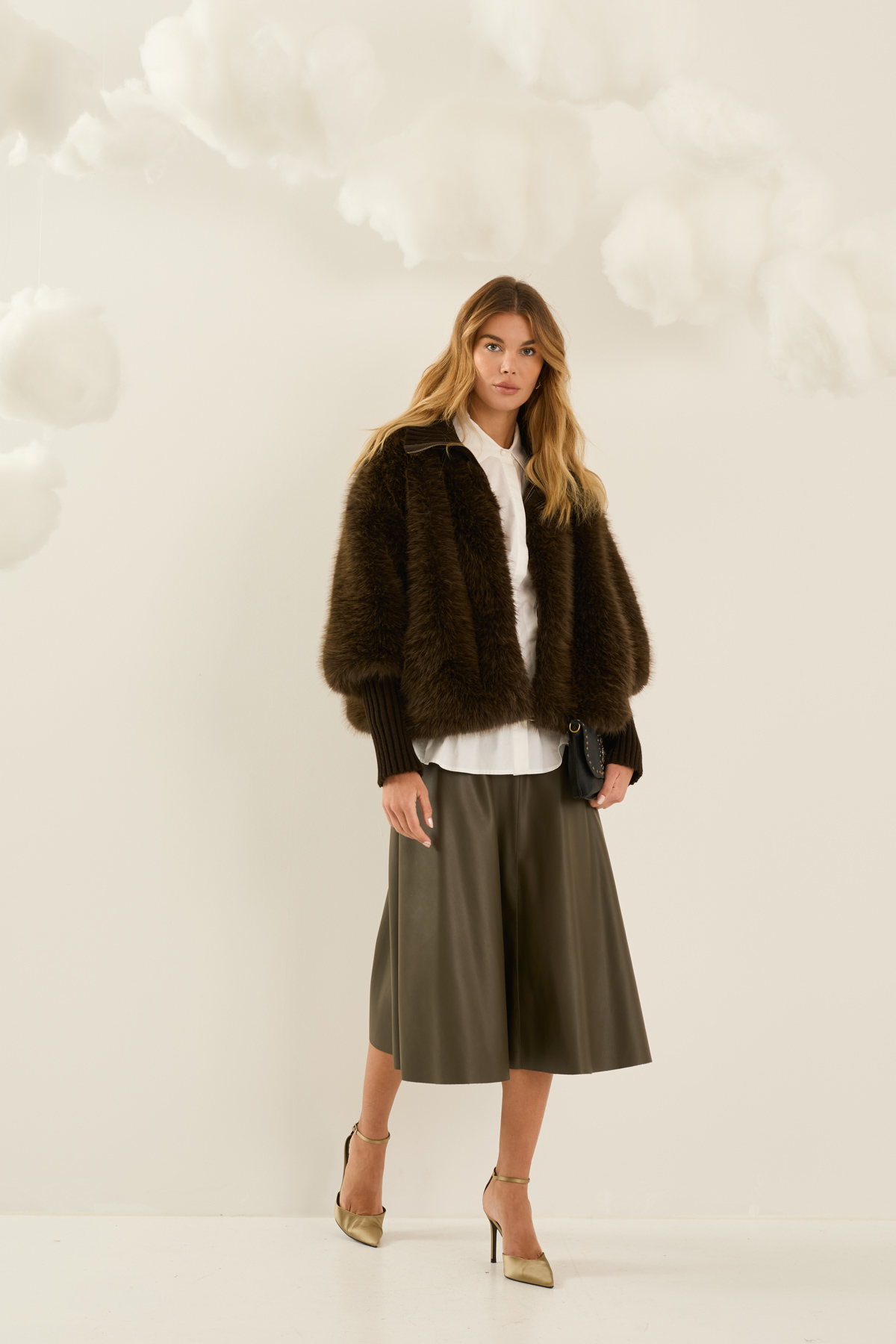 pellicciotto-con-maniche-in-maglia-s40m0431-398-webf.jpg